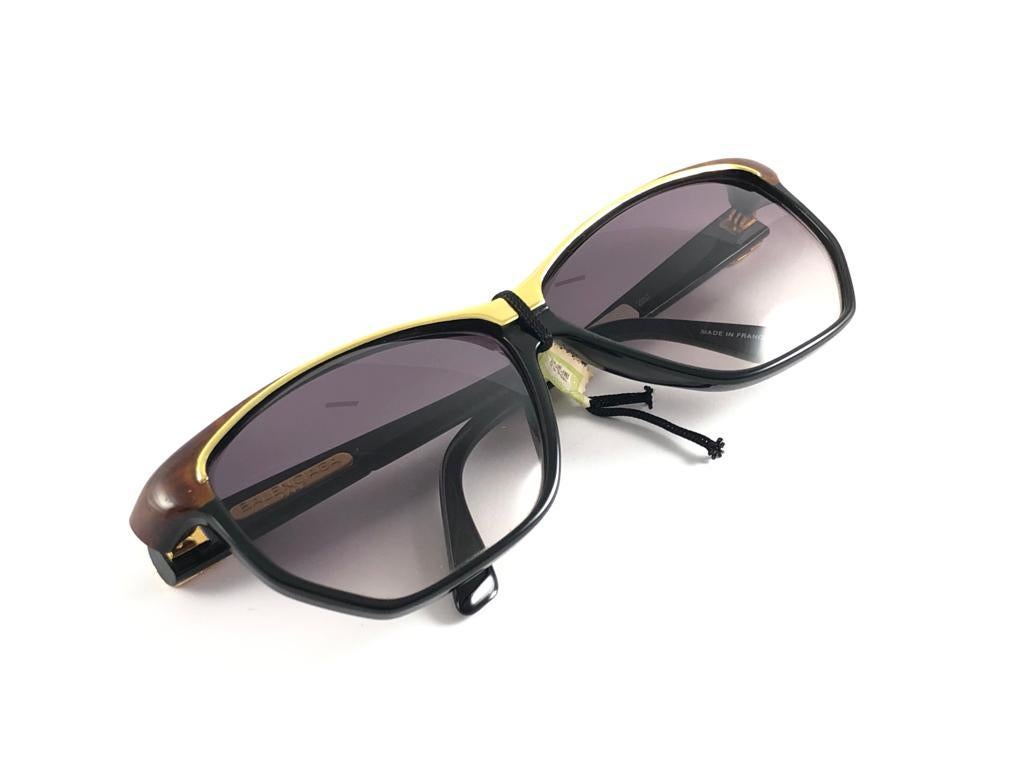 Balenciaga 2057 - Lunettes de soleil vintage noires et brunes et élégantes, fabriquées en France, années 1980 en vente 7