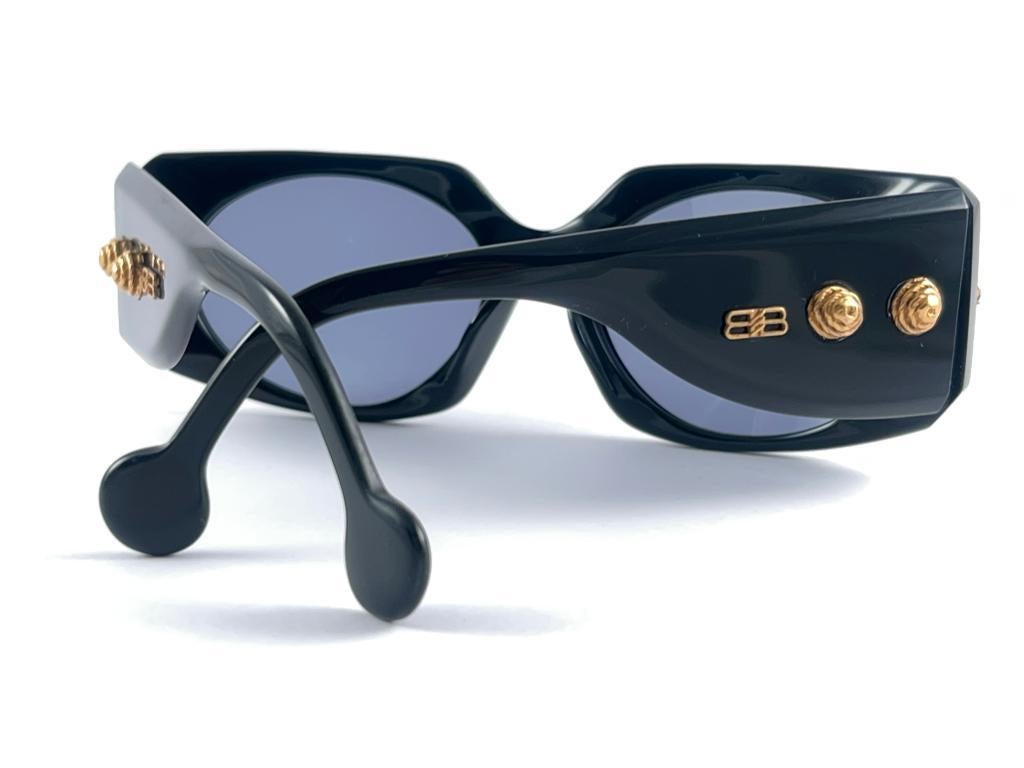 Vintage Balenciaga BS3  Sleek Black Grey Lenses 1980'S Sunglasses Made In France For Sale 10