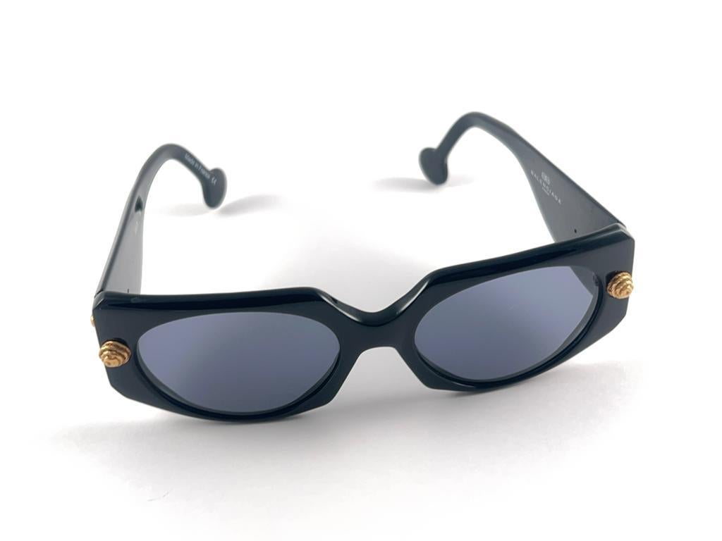 Vintage Balenciaga BS3  Sleek Black Grey Lenses 1980'S Sunglasses Made In France For Sale 2