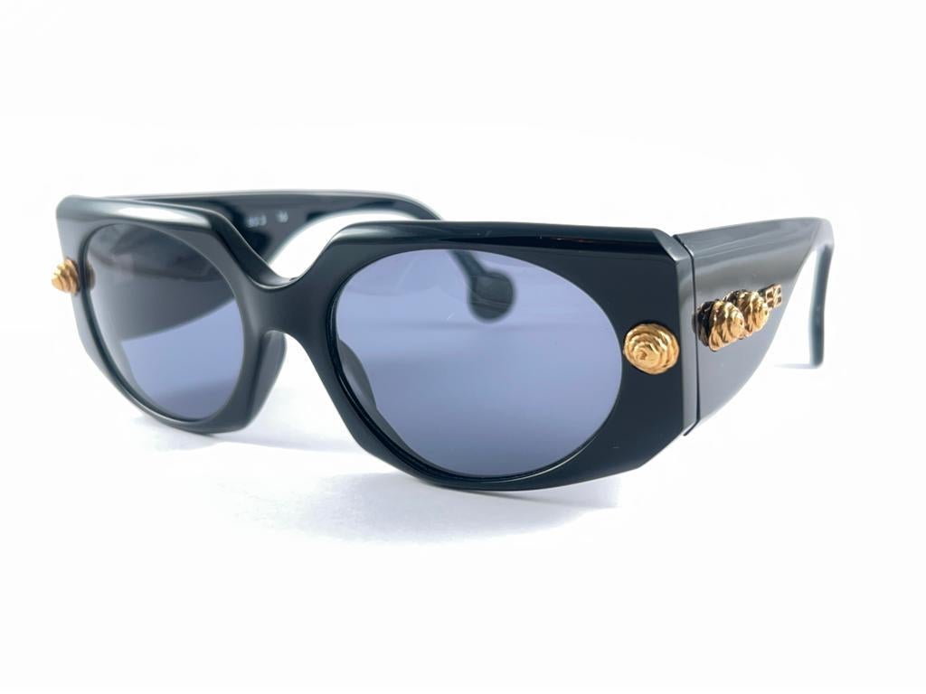 Women's Vintage Balenciaga BS3  Sleek Black Grey Lenses 1980'S Sunglasses Made In France For Sale