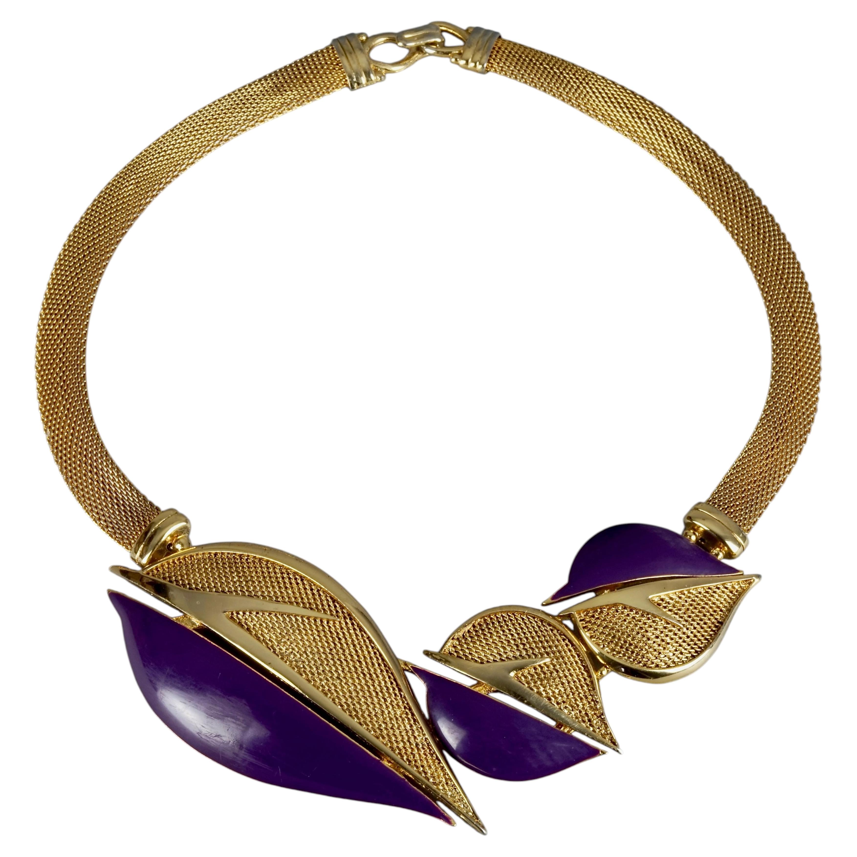 Vintage BALENCIAGA Collier ras de cou en maille avec feuilles en émail violet