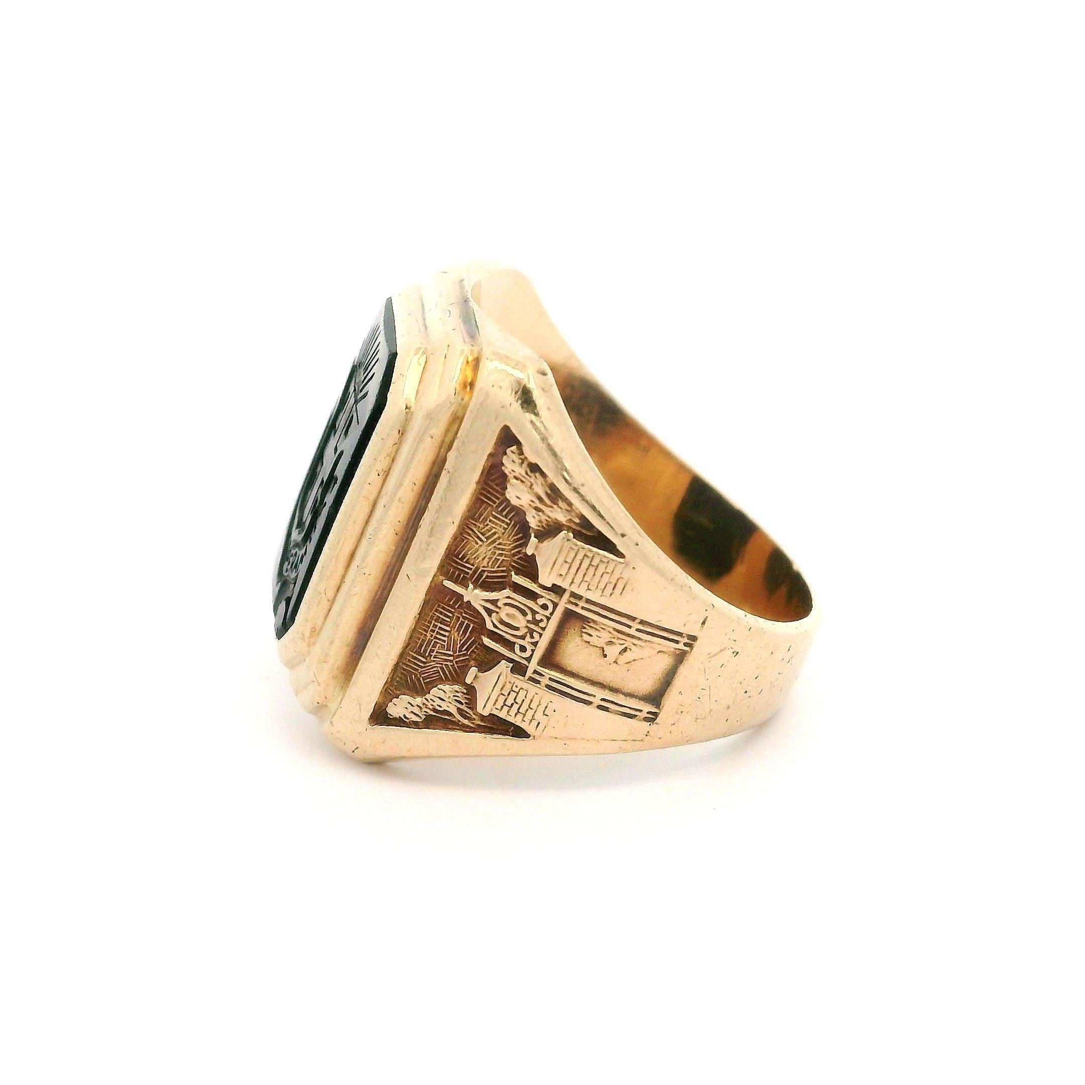 Vintage Balfour 10k Gold Intaglio Carved Black Hardstone Pembroke Class Ring 1