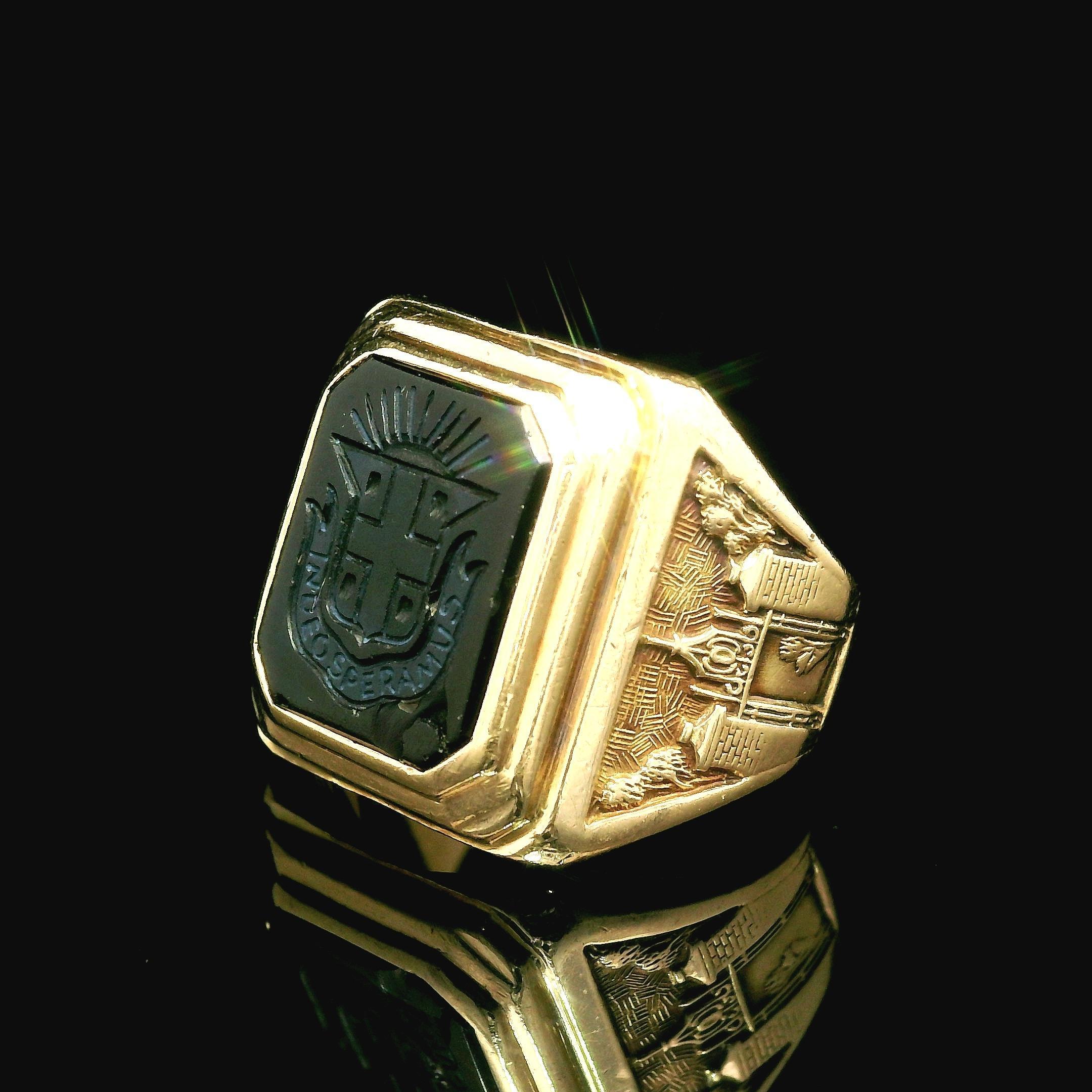 Vintage Balfour 10k Gold Intaglio Carved Black Hardstone Pembroke Class Ring 3