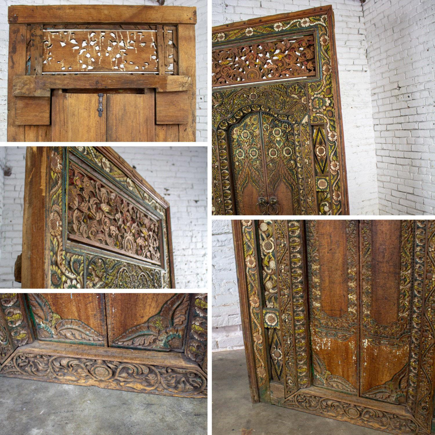 Vintage Balinese Style Asian Hand geschnitzt & gemalt skulpturalen Teak Türverkleidung im Angebot 10