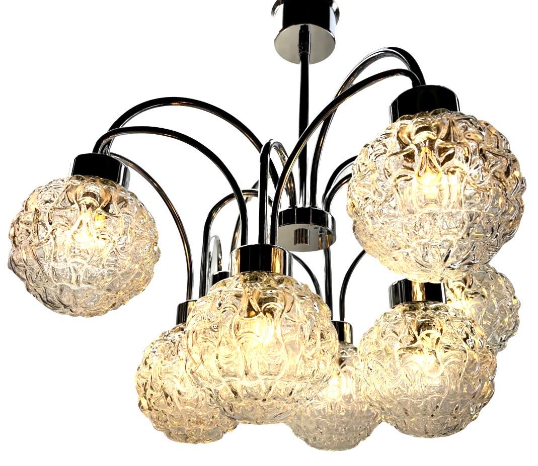  Vintage Ball Pendel Stem Lampe mit 8 Globular Lights Massive Belgium 1960s (Handgefertigt) im Angebot