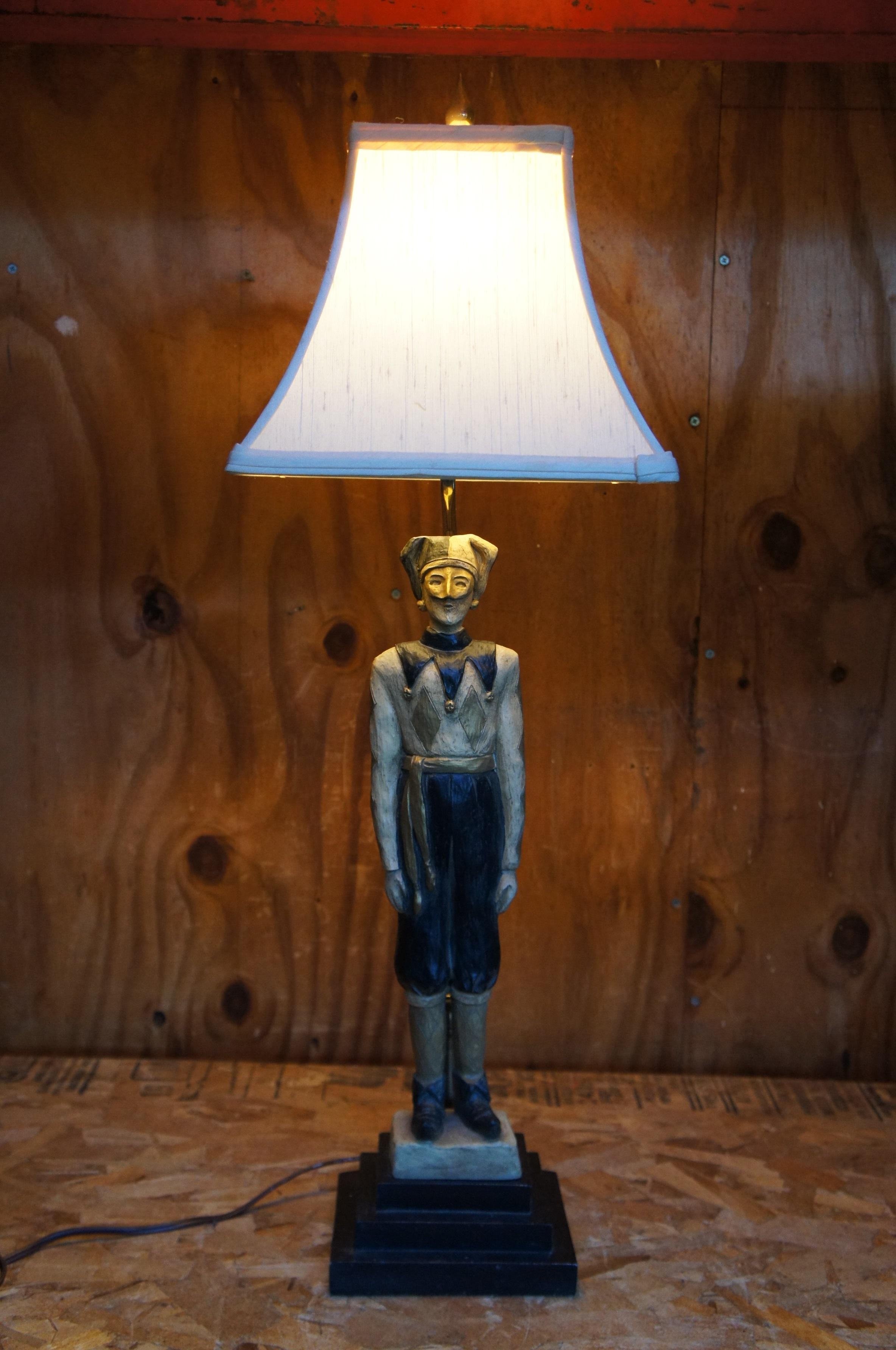 Vintage Ballard Design Figural Harlequin Court Jester Clown Table Lamp In Good Condition For Sale In Dayton, OH