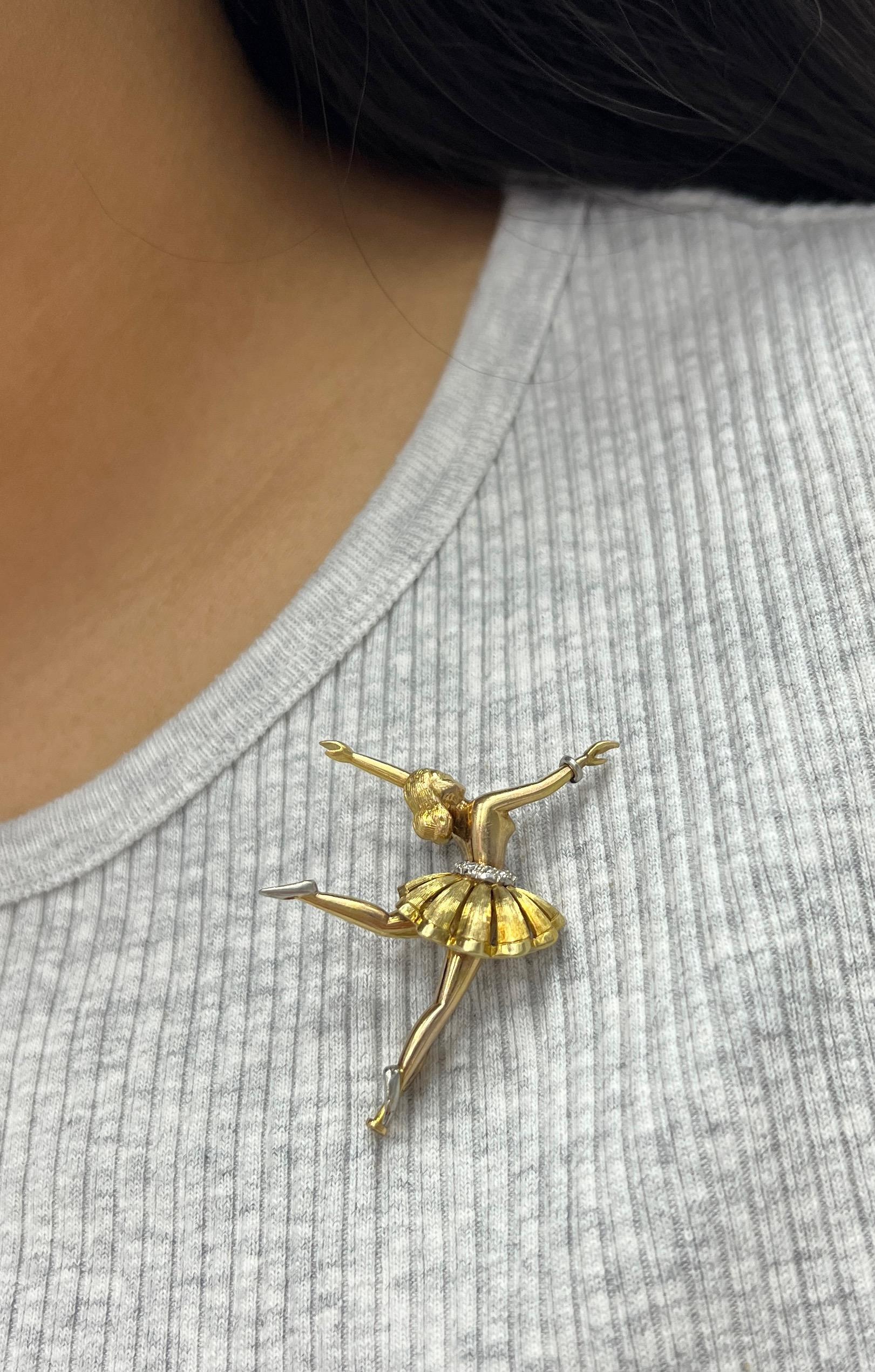 Vintage Ballerina Gold Brooch In Excellent Condition For Sale In New York, NY