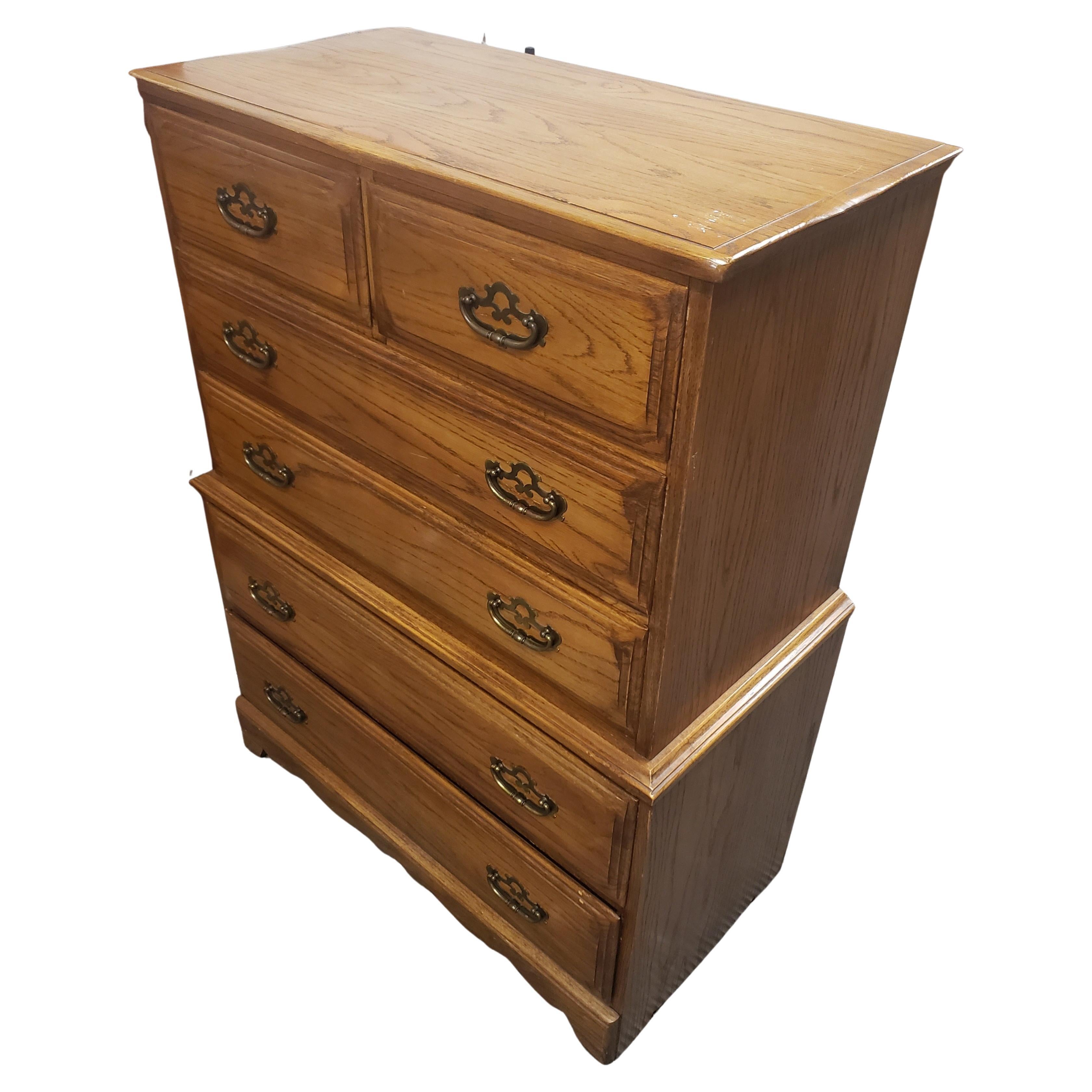American Vintage Ballman Cummings Solid Oak Chest of Drawers For Sale