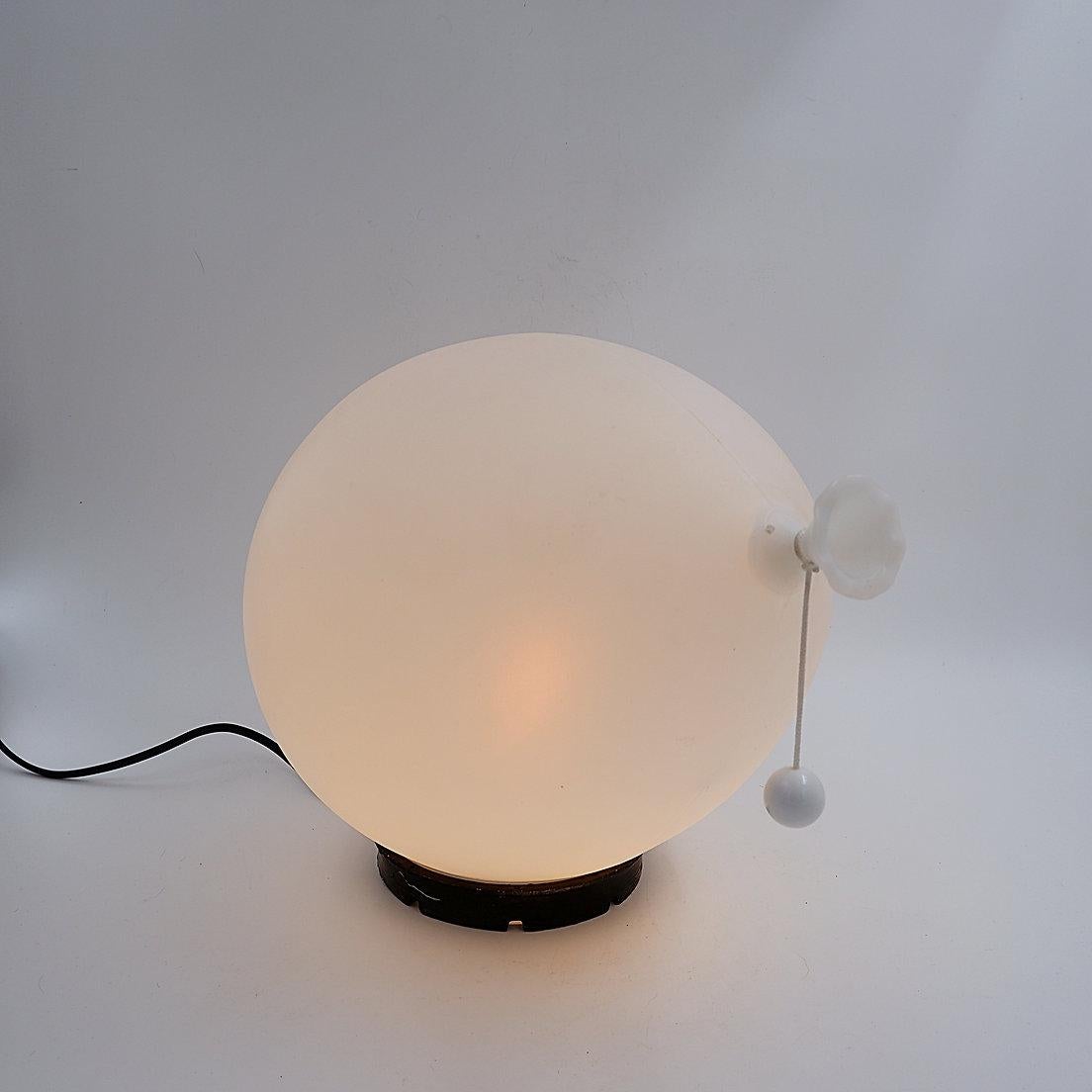 Italiano Lampada a palloncino vintage di Yves Christin per Bilumen, anni '80 in vendita