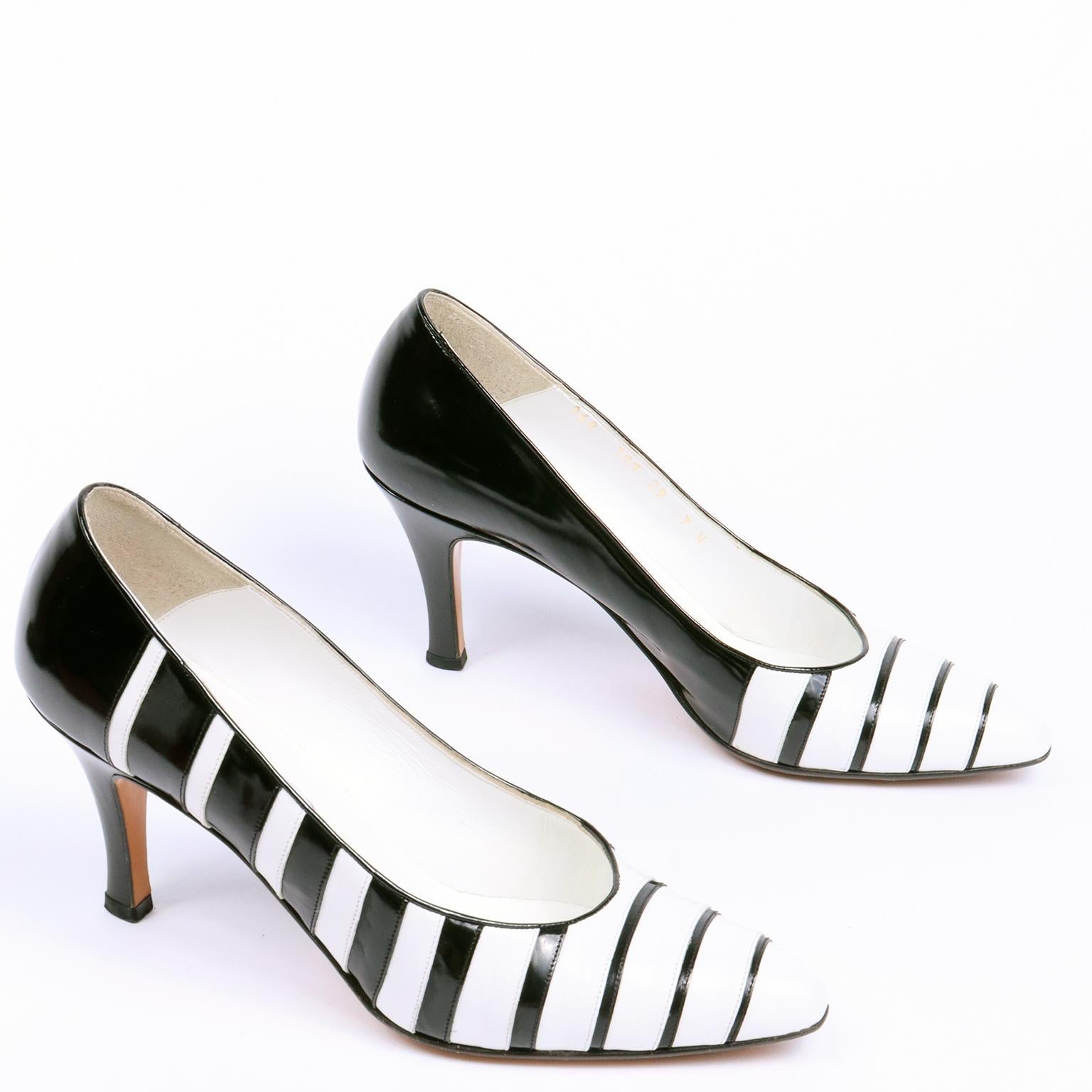 Chaussures à talons vintage Bally rayées noires et blanches avec boîte à chaussures d'origine Excellent état - En vente à Portland, OR