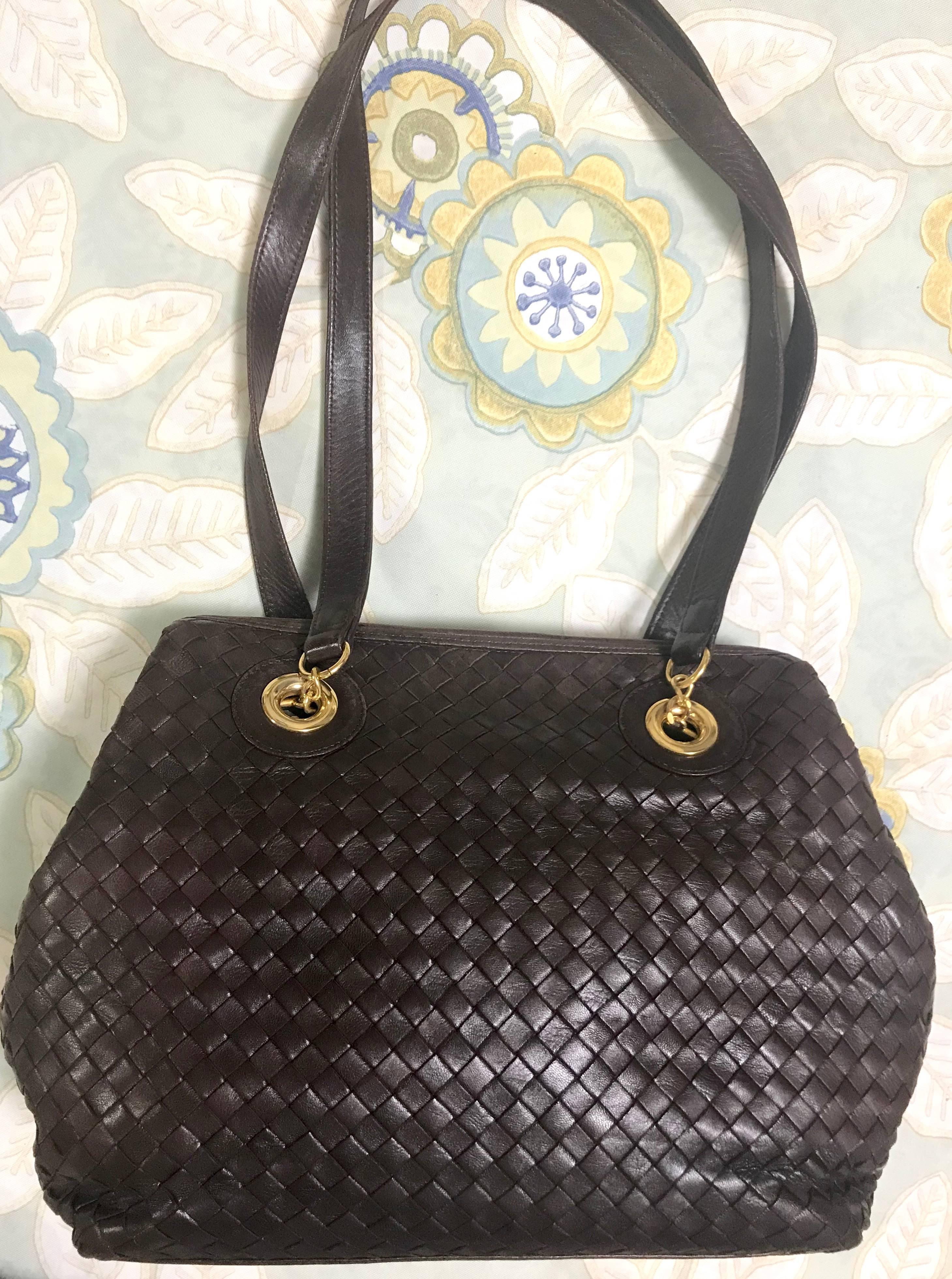 Black Vintage Bally dark brown lamb leather woven, intrecciato style shoulder bag. For Sale