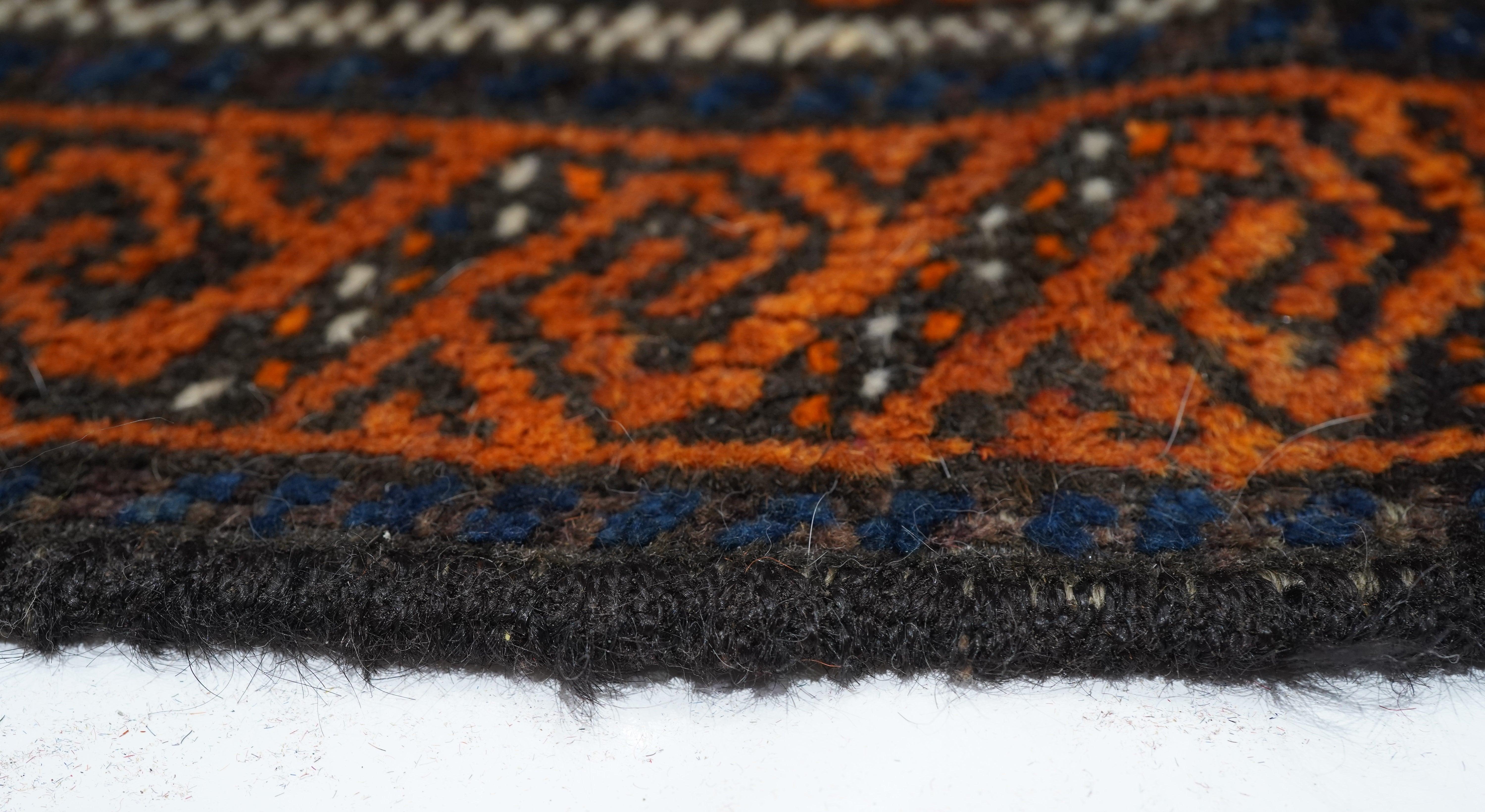 Tappeto Vintage Balouch 2'10'' x 3'10'' In condizioni buone in vendita a New York, NY