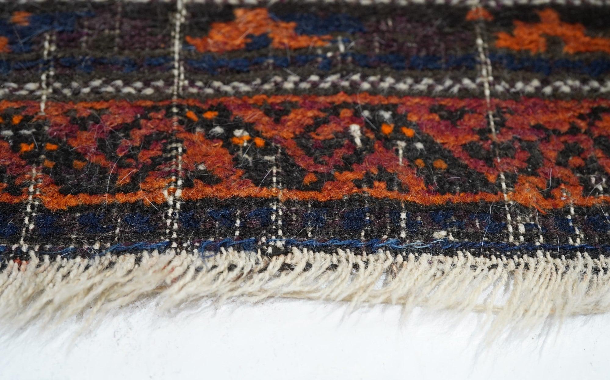 XX secolo Tappeto Vintage Balouch 2'10'' x 3'10'' in vendita