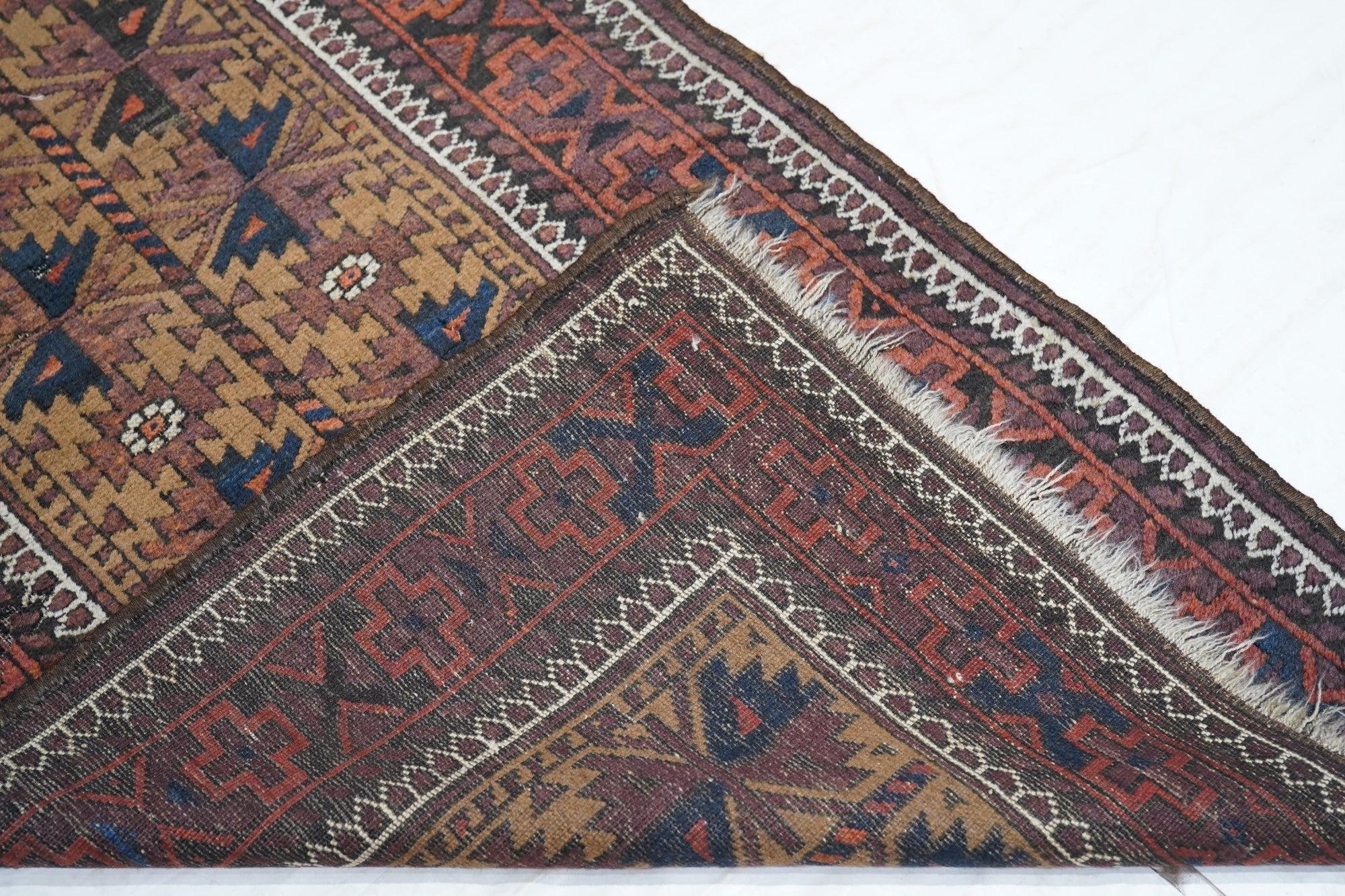Vintage Balouch Rug 2'9'' x 4'10'' For Sale 5