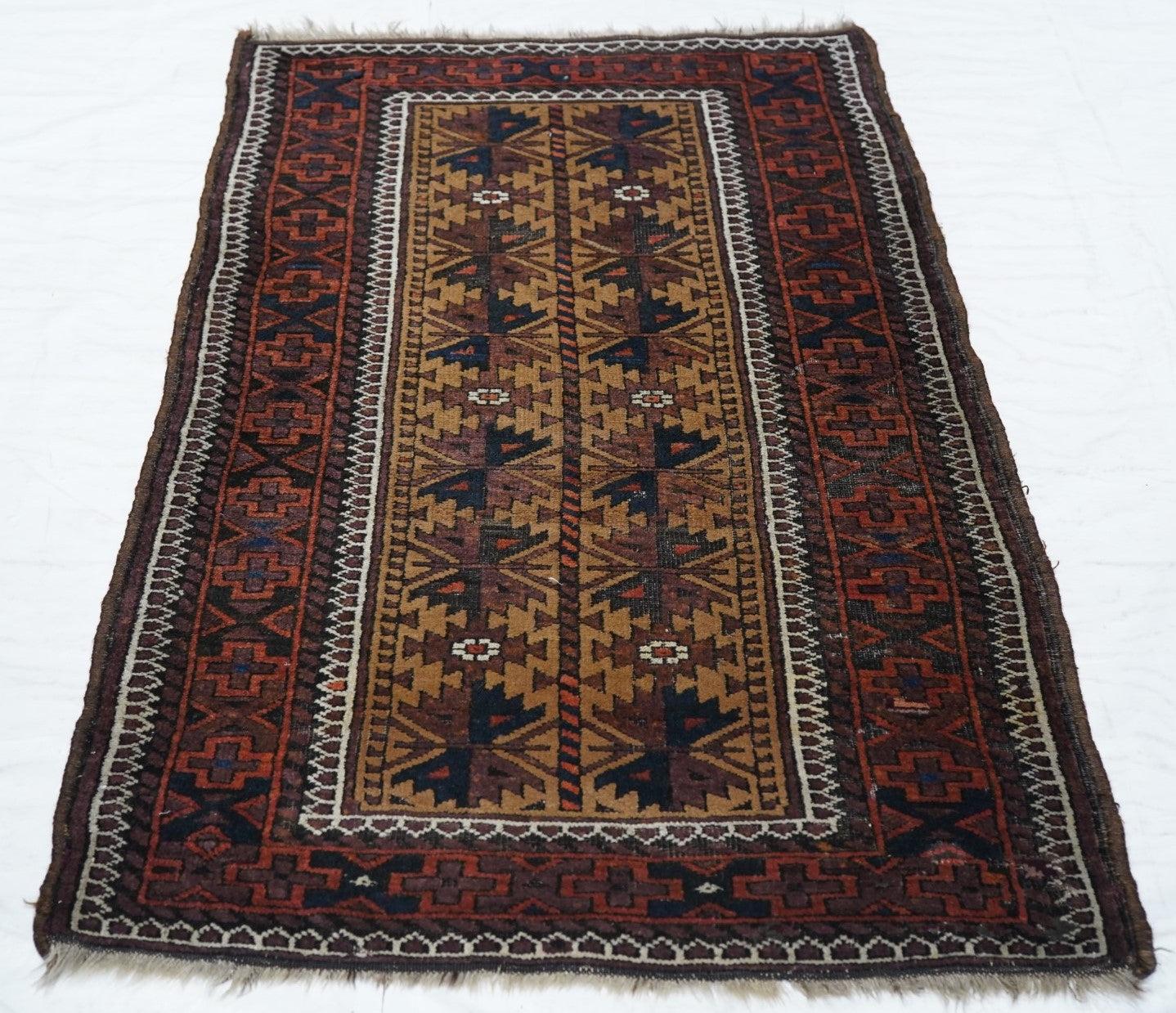 Vintage Balouch Rug 2'9'' x 4'10'' For Sale 2