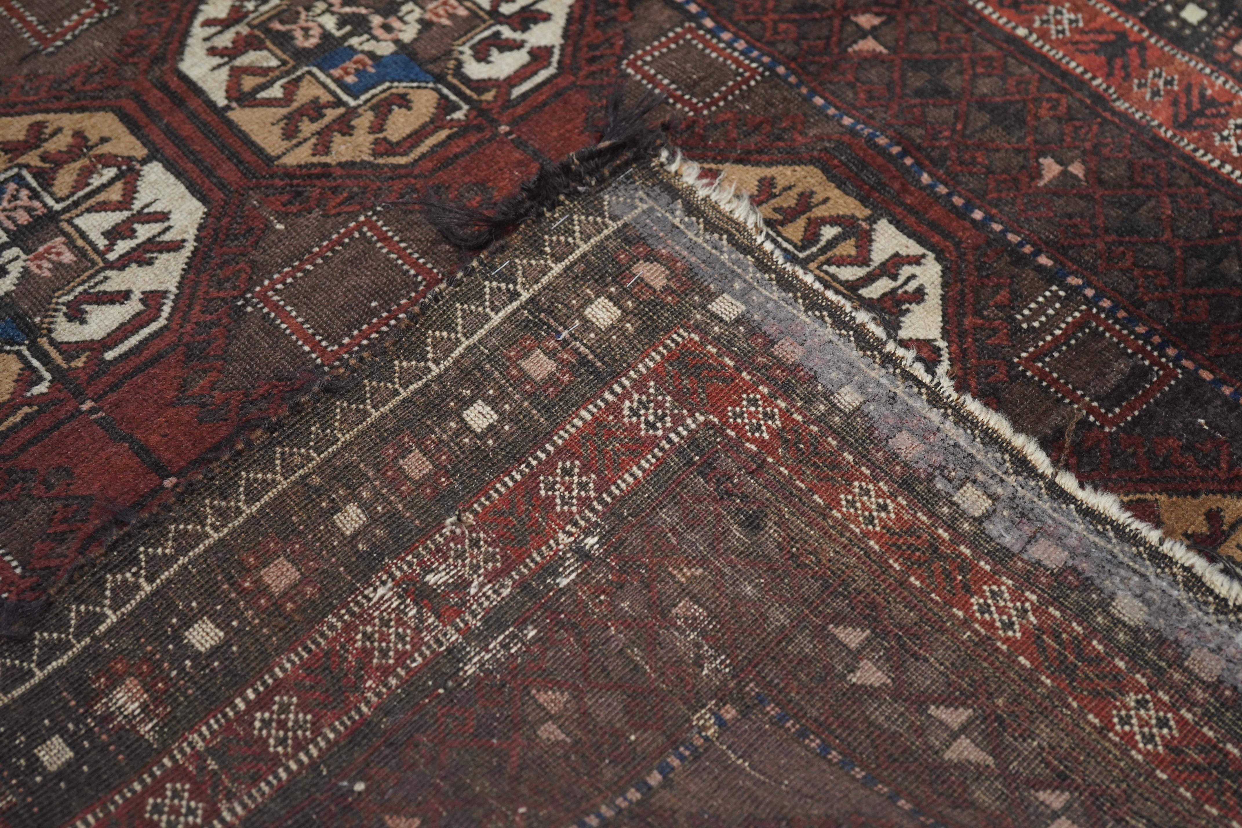 Tappeto Vintage Balouch 3'0'' x 6'0'' in vendita 3