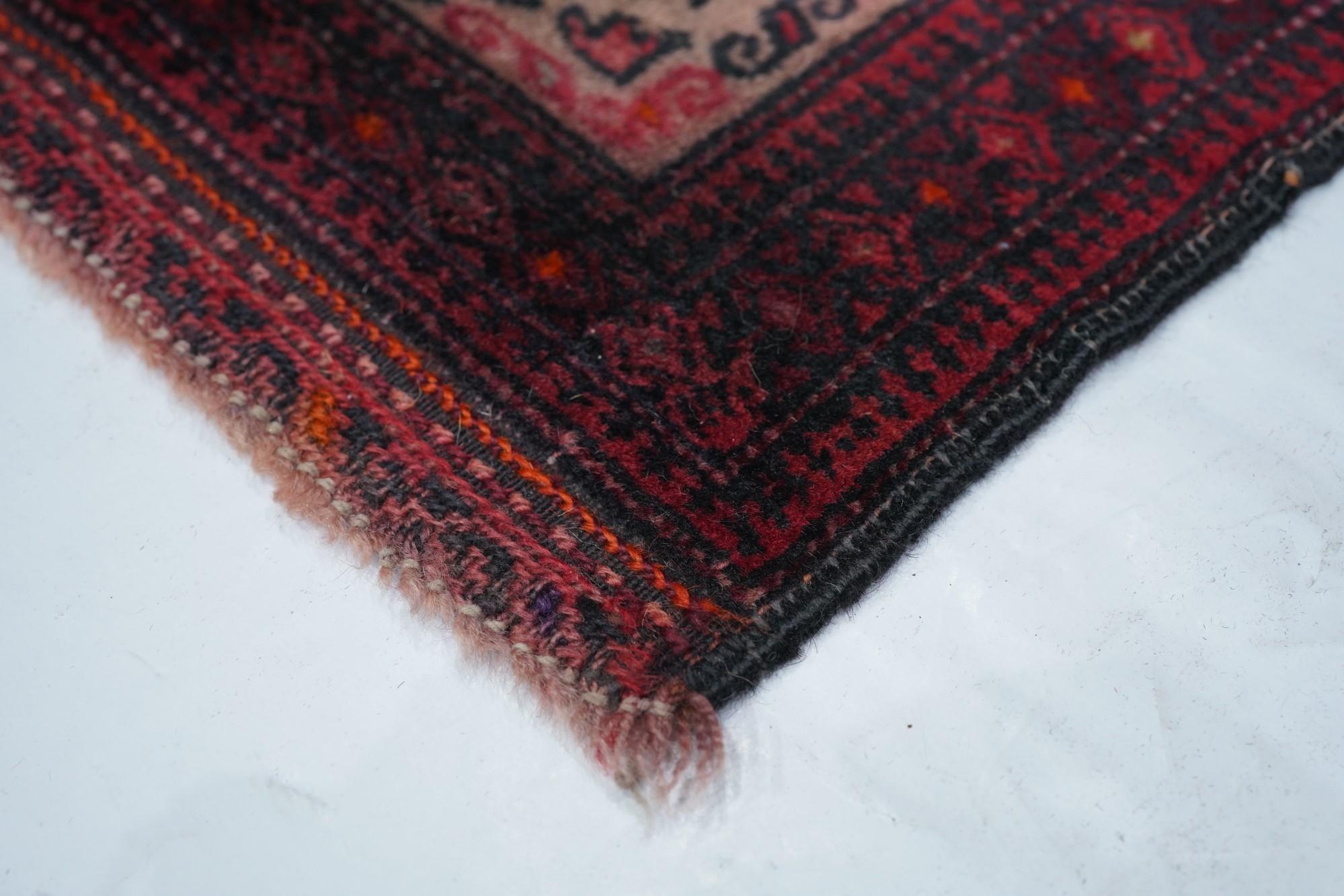 Vintage Balouch Rug 3'2'' x 4'9'' In Good Condition For Sale In New York, NY