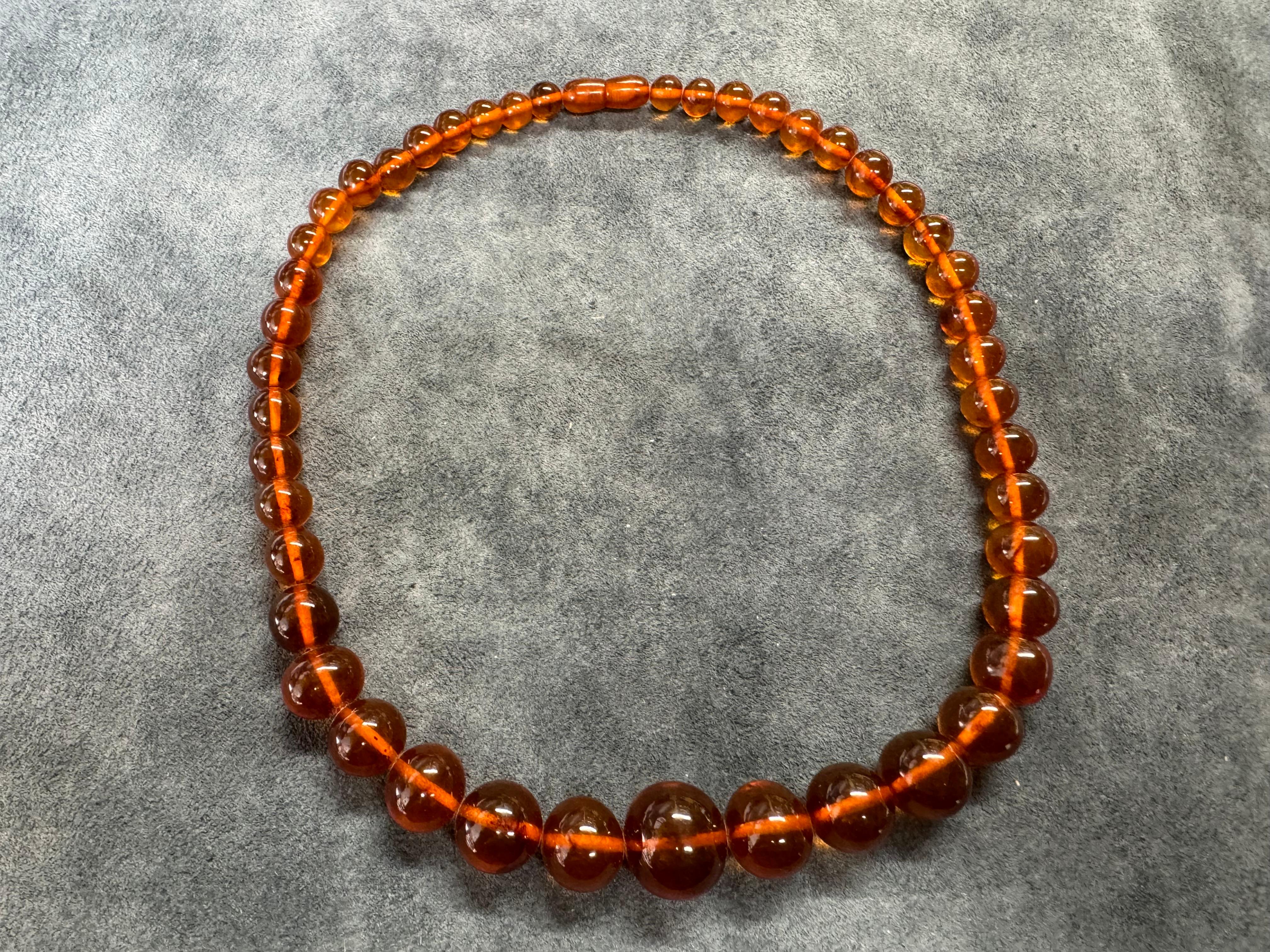 Vintage Baltic Amber necklace from the 1950-60s In Good Condition For Sale In Orimattila, FI