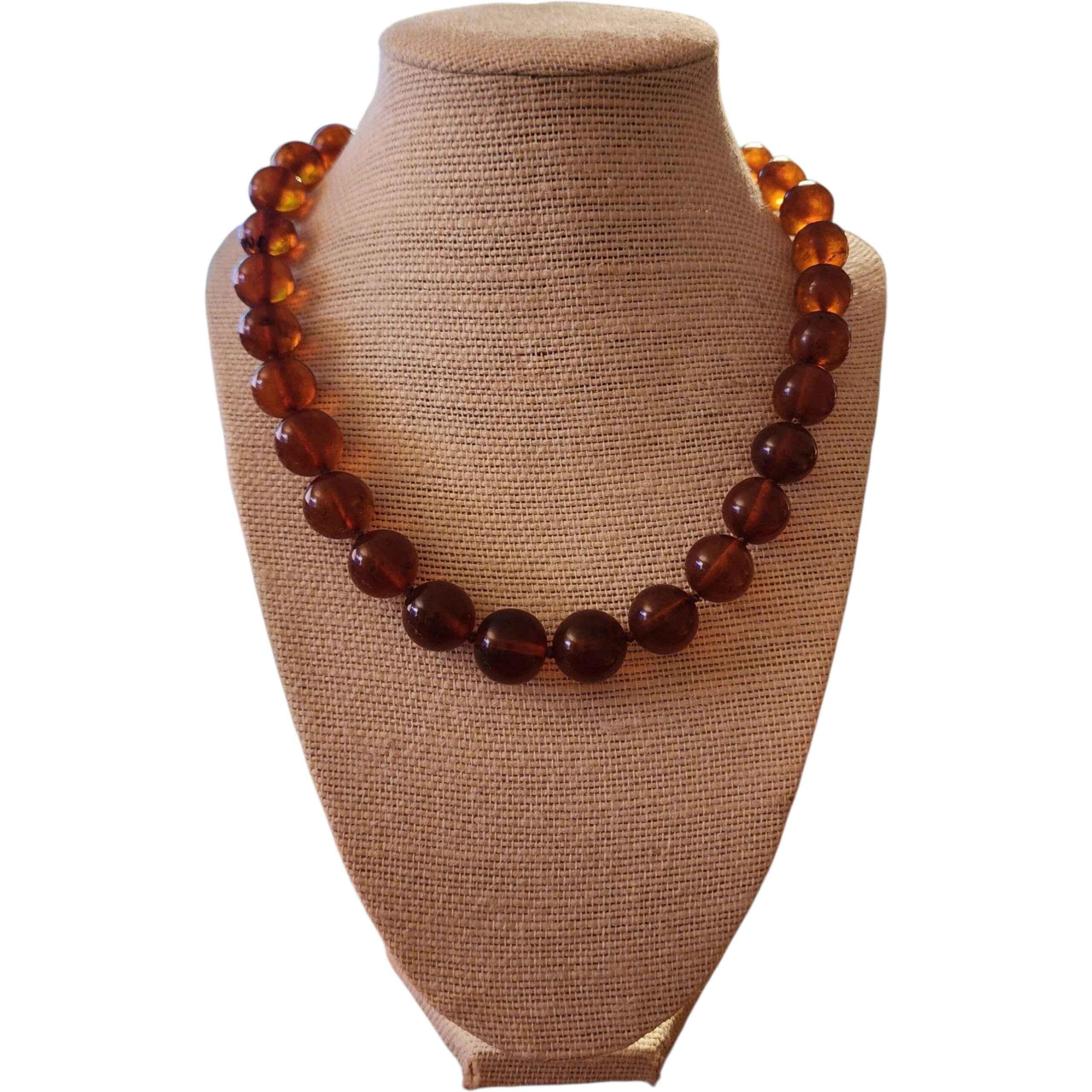 Collar vintage de cuentas graduadas de ámbar báltico naranja con cierre de rosca de cuentas en venta 1