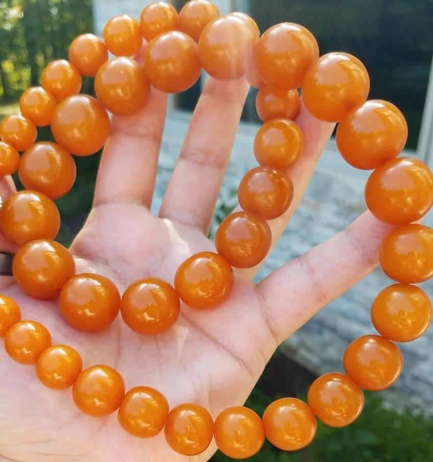 Vintage Baltic Butterscotch Amber Necklace In Excellent Condition For Sale In Chesterland, OH