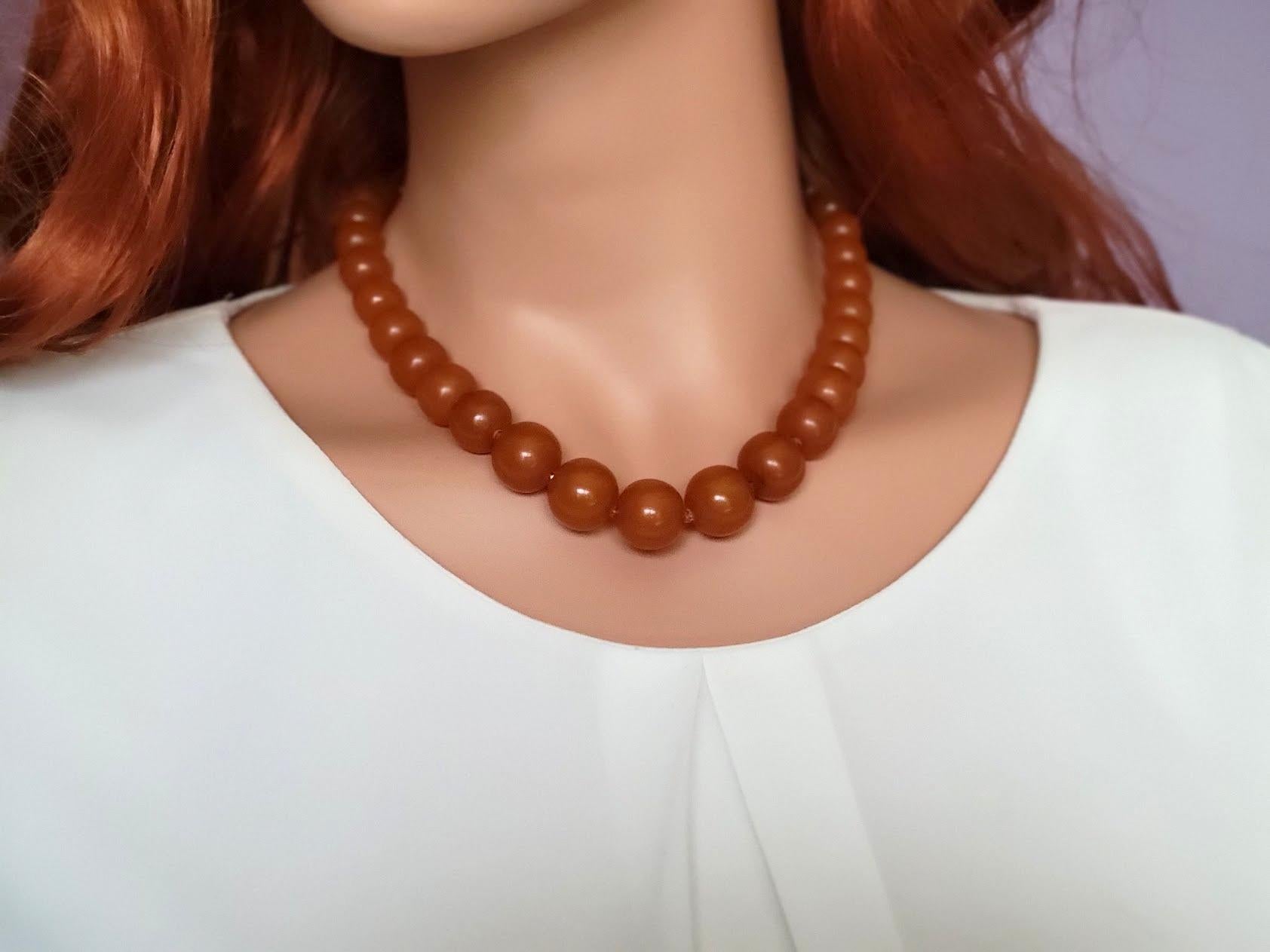 Vintage Baltic Butterscotch Pressed Amber Necklace In Good Condition For Sale In Chesterland, OH