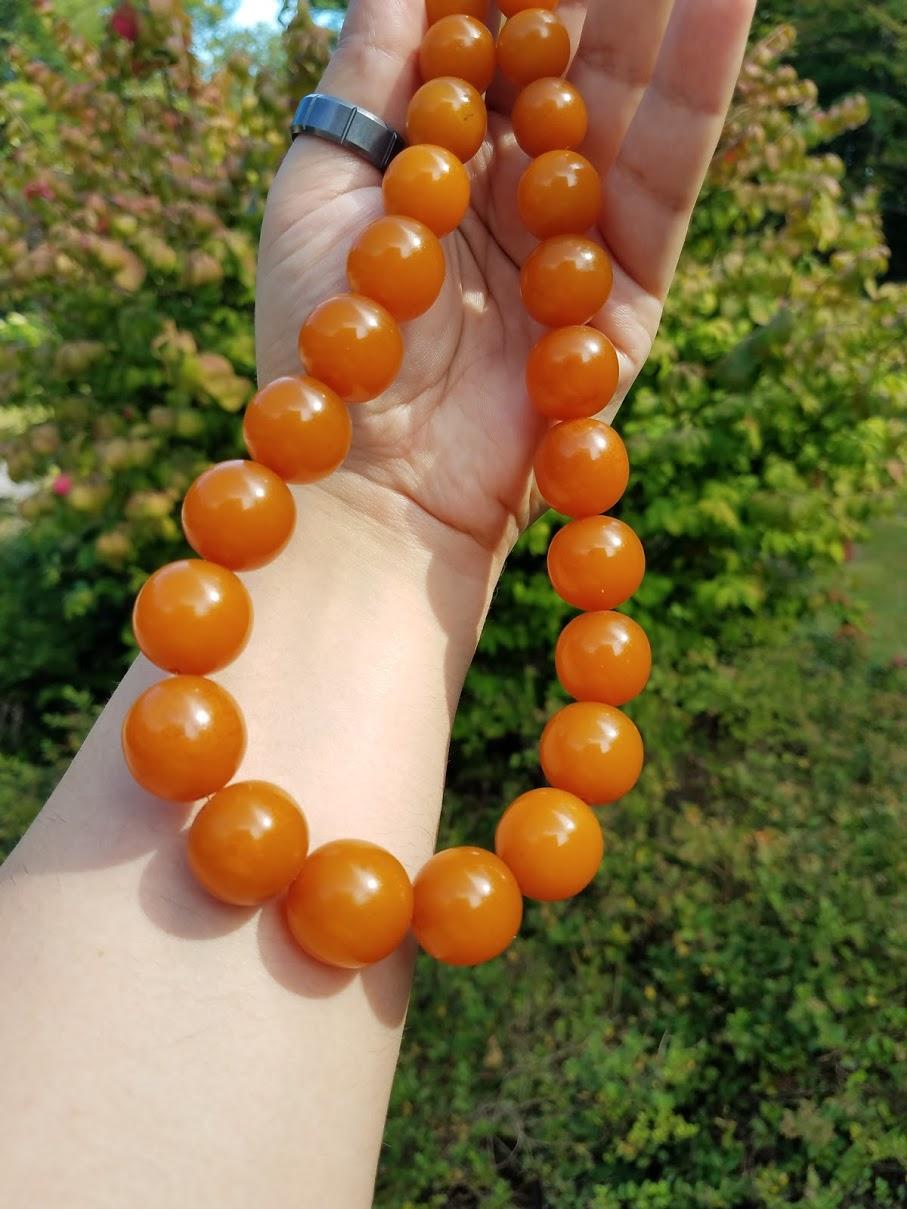 Vintage Baltic Butterscotch Pressed Amber Necklace In Excellent Condition For Sale In Chesterland, OH