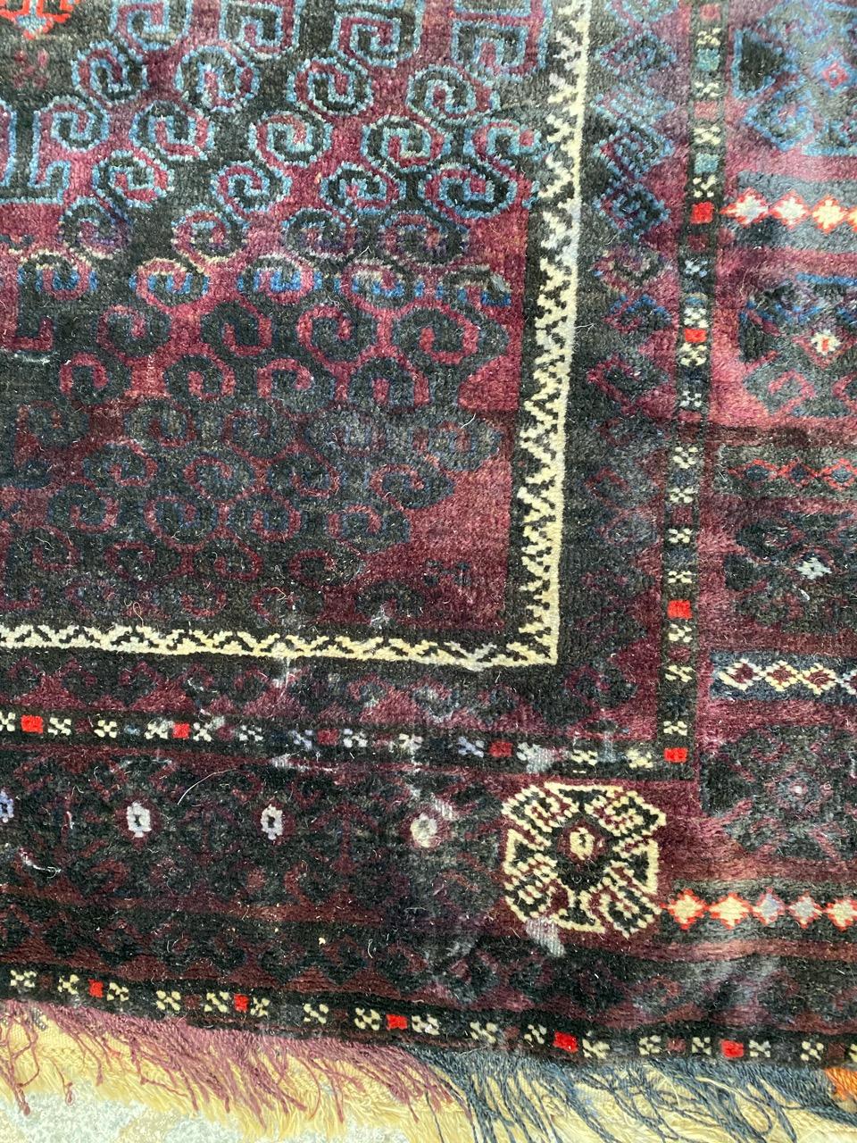 Vintage Baluch Afghan Grey Rug In Fair Condition For Sale In Saint Ouen, FR