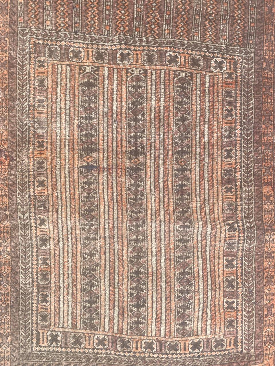 Nice little Turkmen Baluch rug with geometrical design and beautiful colors, entirely and finely hand knotted with wool velvet on wool foundation.

✨✨✨
