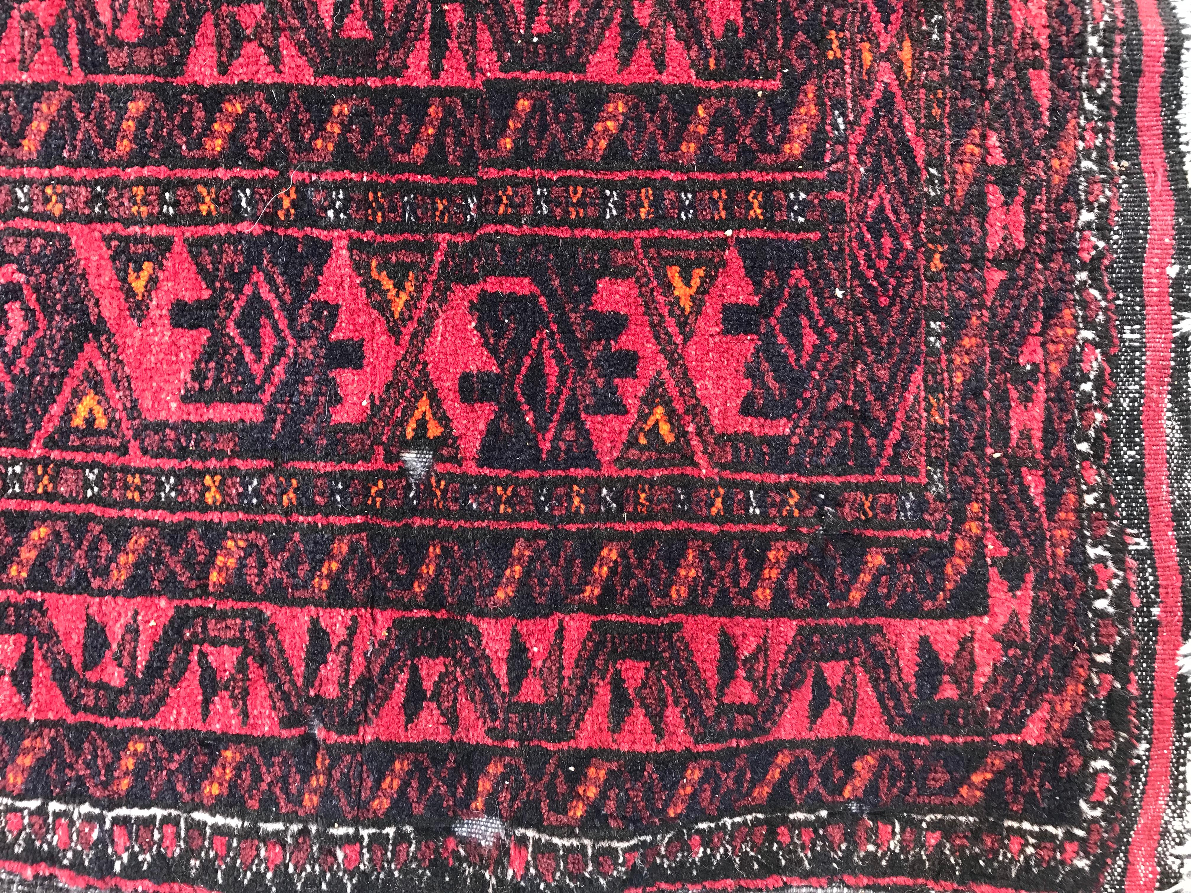 Tapis afghan vintage Baluch Bon état - En vente à Saint Ouen, FR