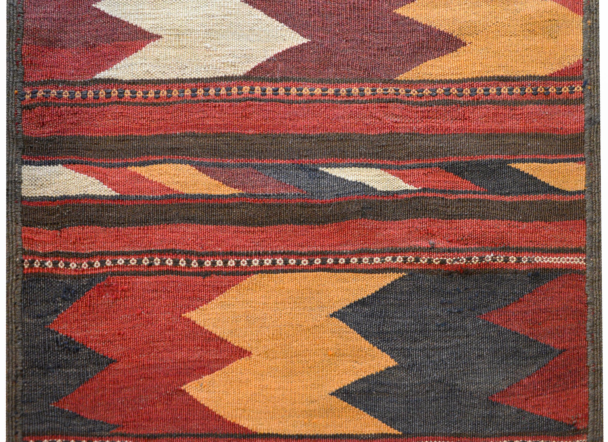 Vintage Baluch Kilim Runner In Good Condition For Sale In Chicago, IL