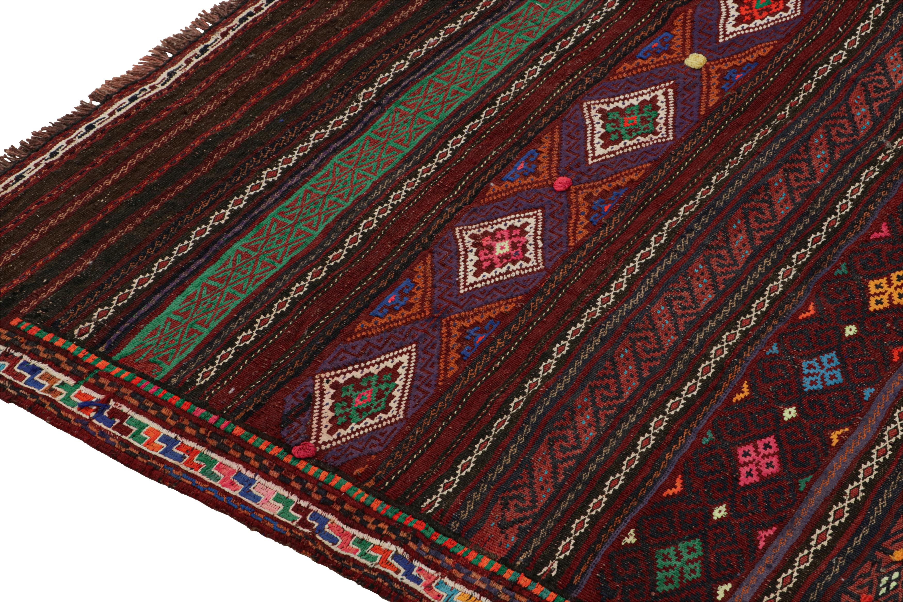 Annodato a mano Tappeto afgano Baluch vintage con motivi policromatici da Rug & Kilim in vendita
