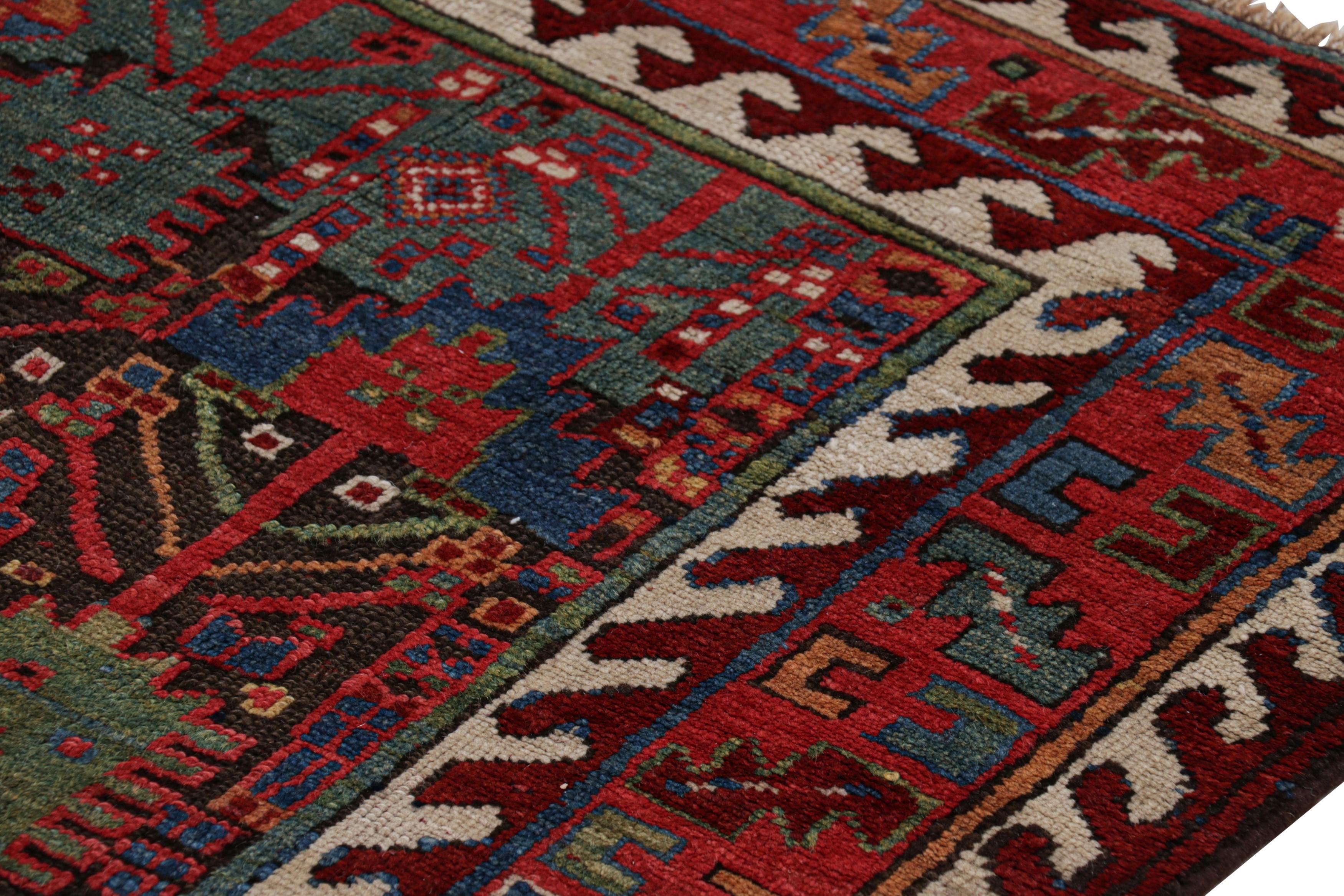 Début du 20ème siècle Tapis Vintage Baluch, avec des motifs géométriques polychromes, de Rug & Kilim en vente