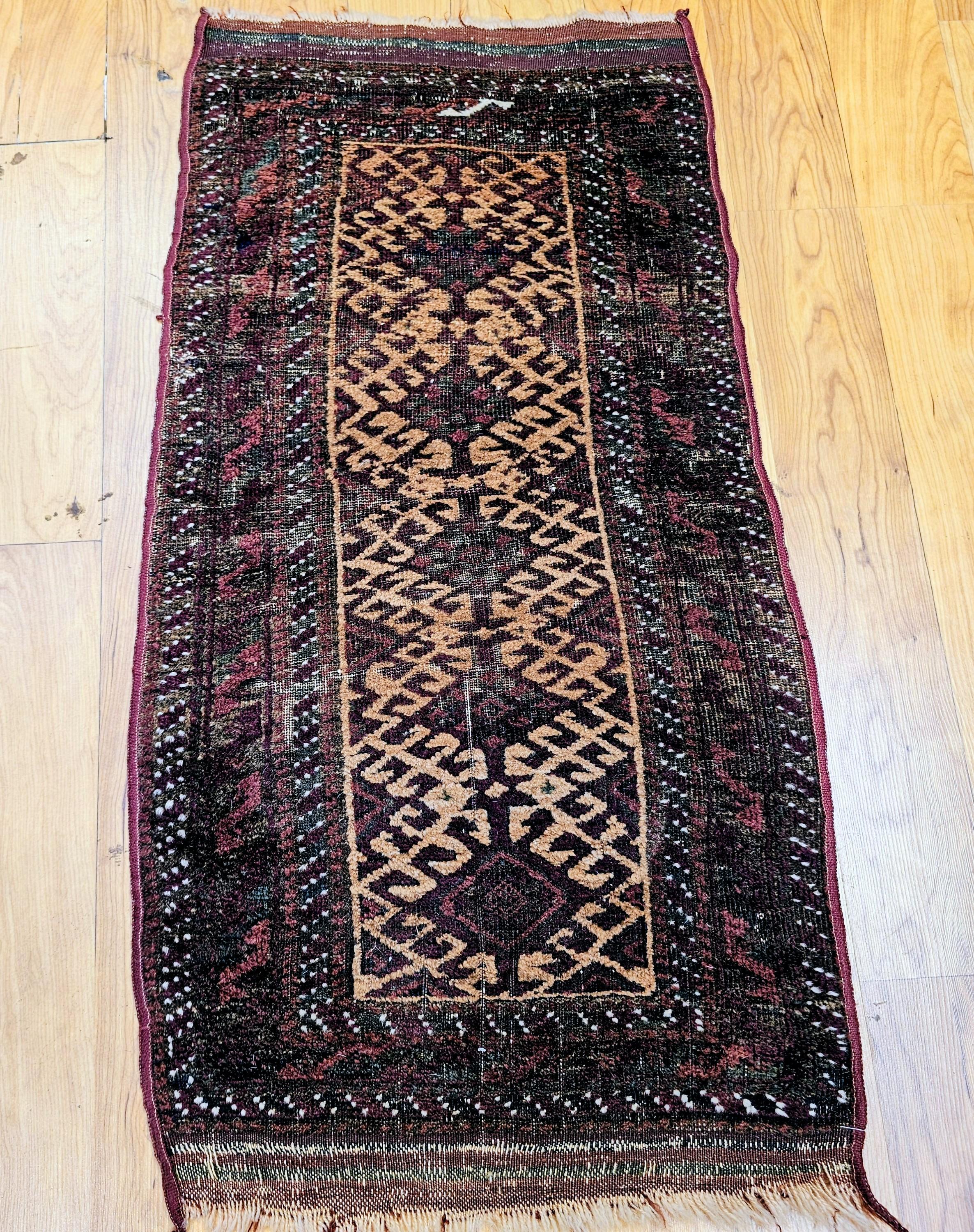 Vintage Baluch Stammeskunst-Teppich in All Over-Geometrischem Muster im Angebot 3