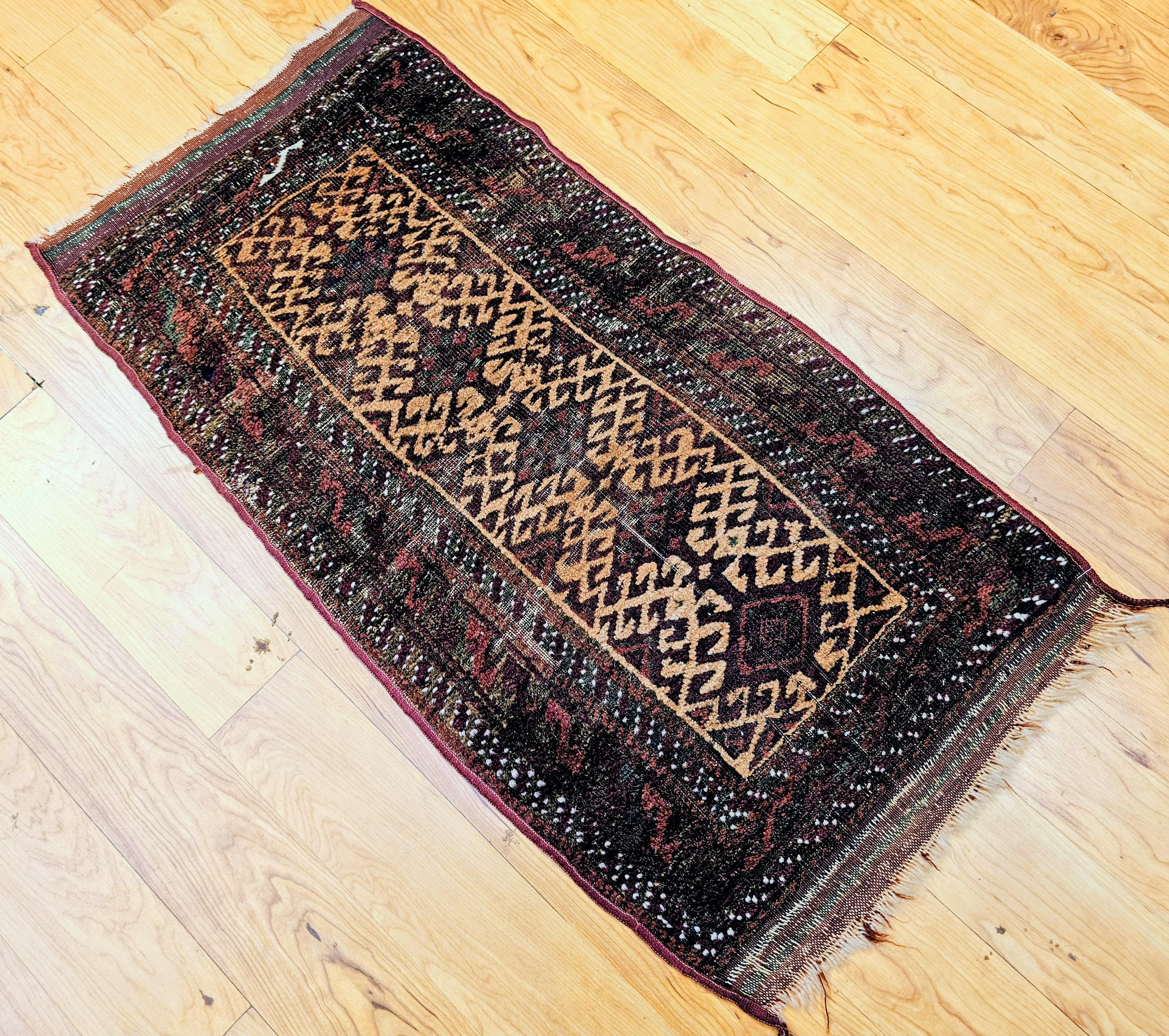 Vintage Baluch Stammeskunst-Teppich in All Over-Geometrischem Muster im Angebot 2