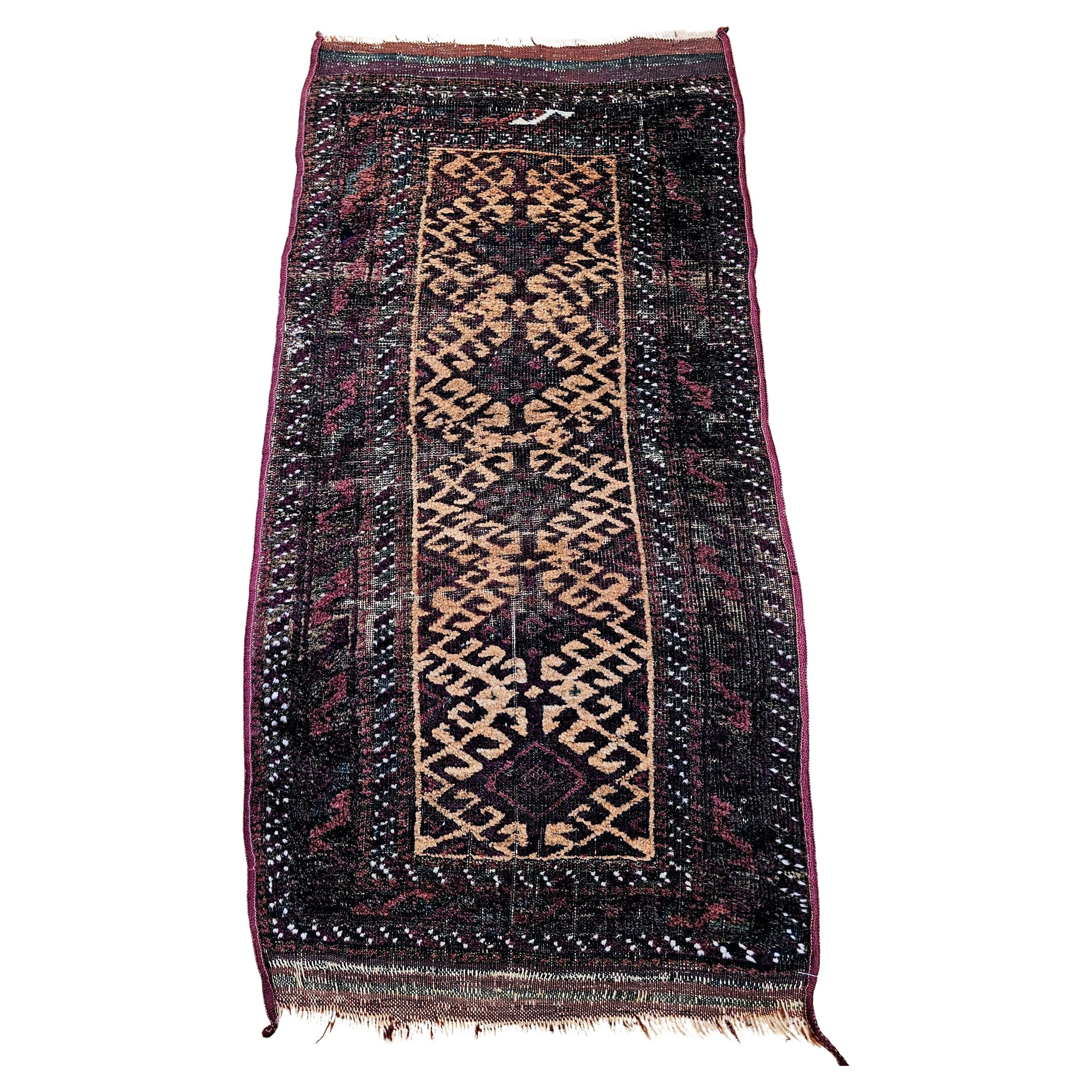 Vintage Baluch Stammeskunst-Teppich in All Over-Geometrischem Muster im Angebot