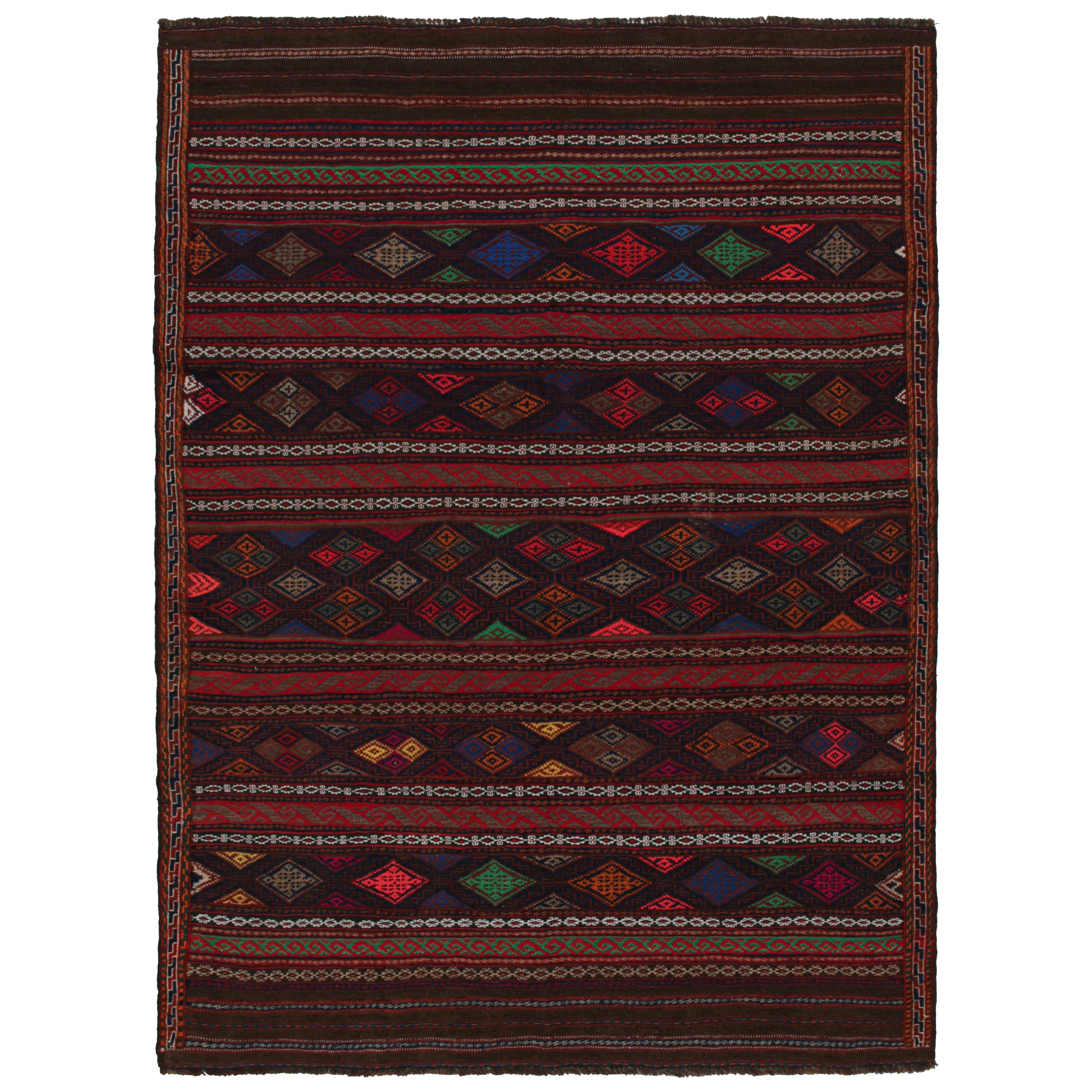Kilim tribale Baluch vintage in marrone con motivi geometrici di Rug & Kilim