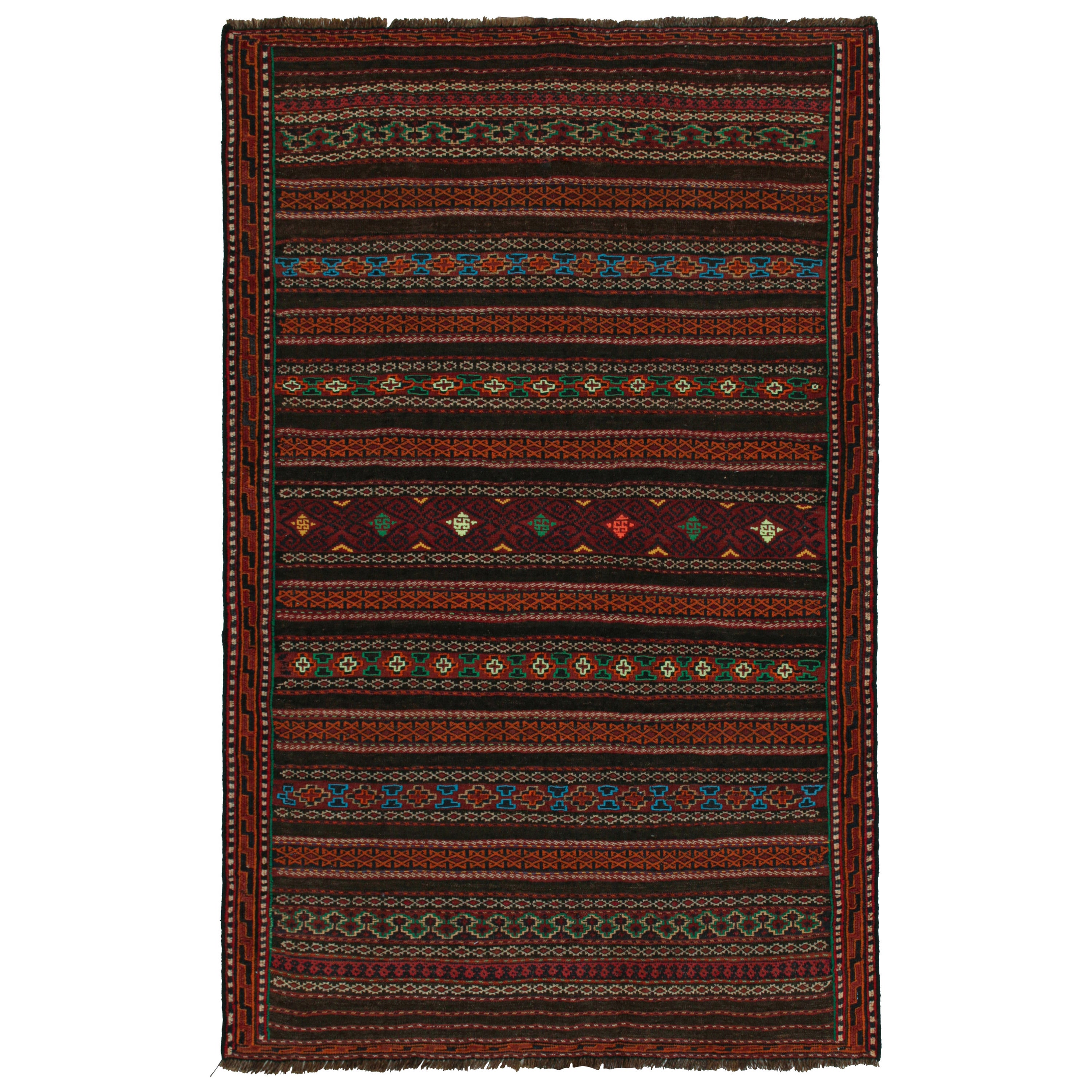 Kilim tribale Baluch vintage in marrone con motivi geometrici, da Rug & Kilim