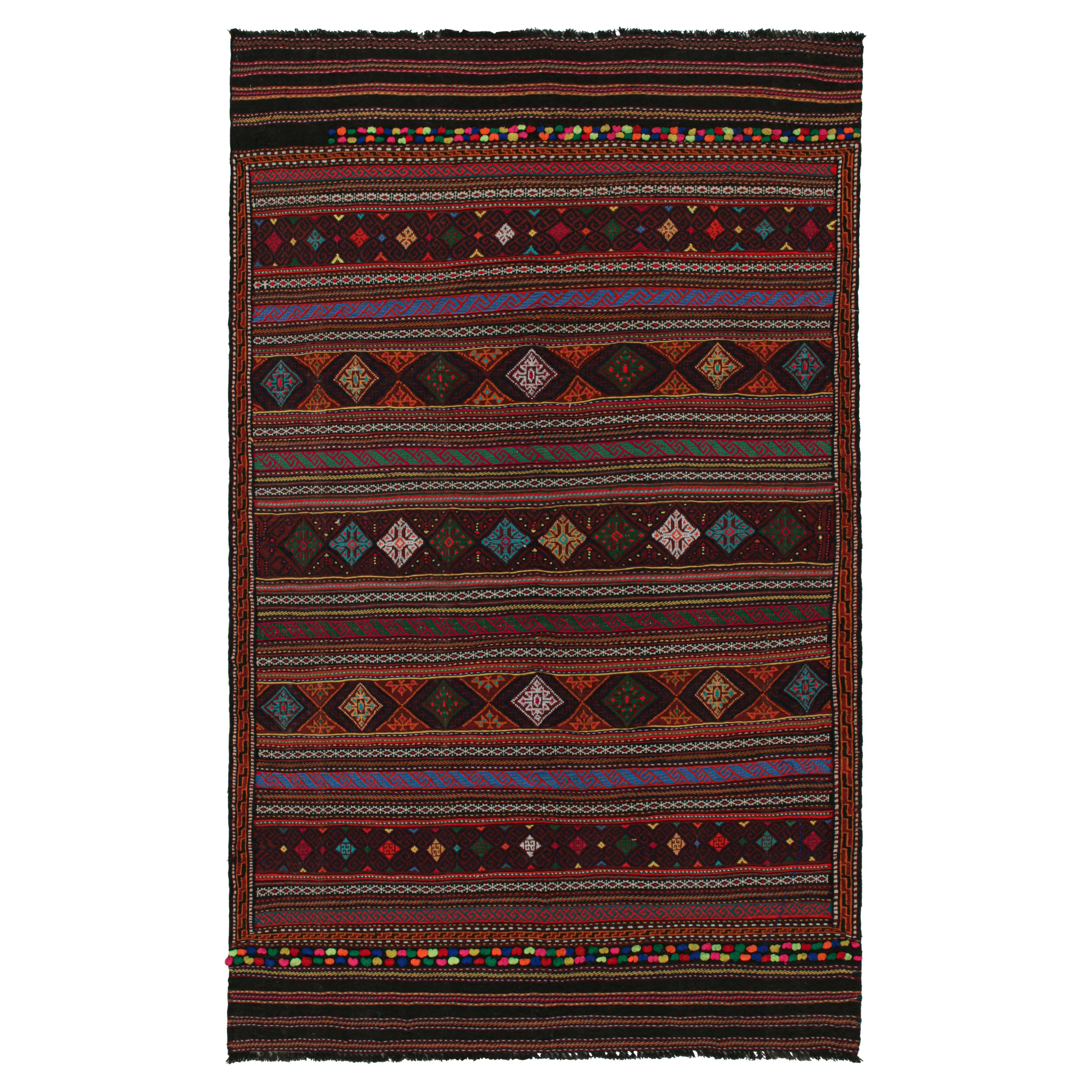 Vintage Baluch Tribal Kilim mit bunten geometrischen Mustern, von Rug & Kilim