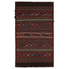 Kilim tribale Baluch vintage con strisce e motivi colorati, da Rug & Kilim