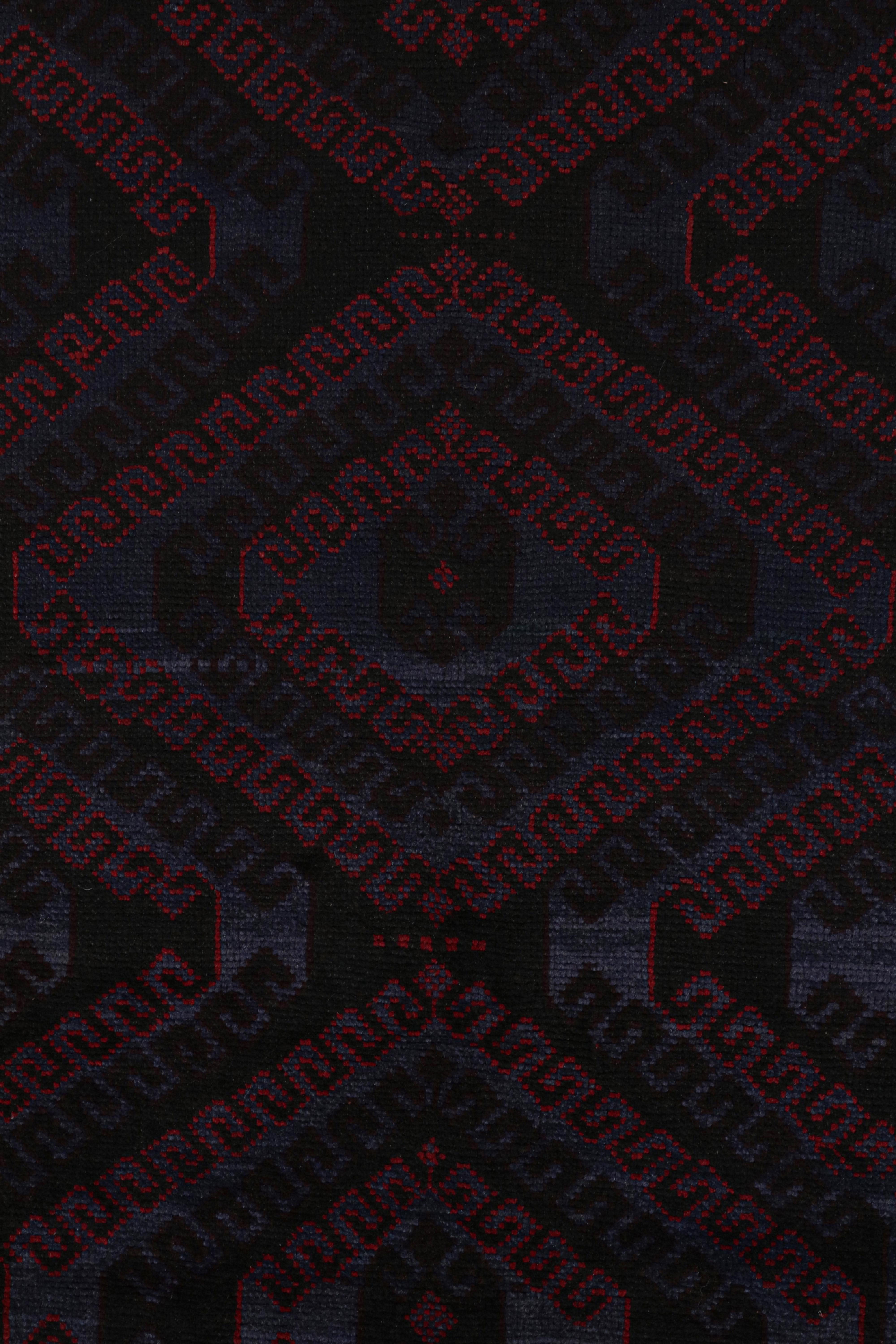 Tappeto tribale Baluch vintage in blu con motivi geometrici rossi, da Rug & Kilim In condizioni buone in vendita a Long Island City, NY