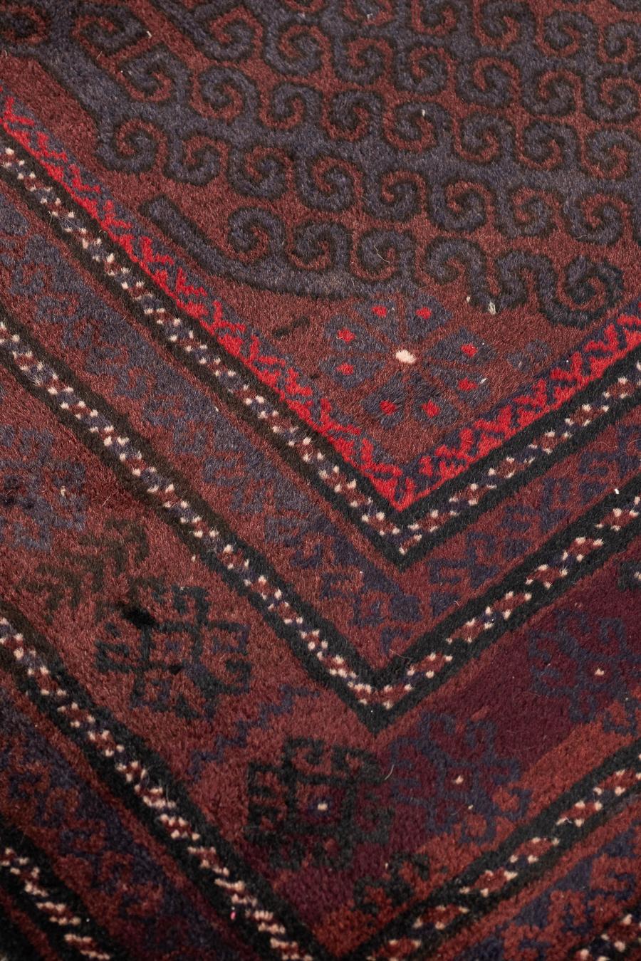 Vintage Baluch Stammes-Teppich in Marineblau und Wein Wolle, 1940er Jahre (Kaukasisch) im Angebot