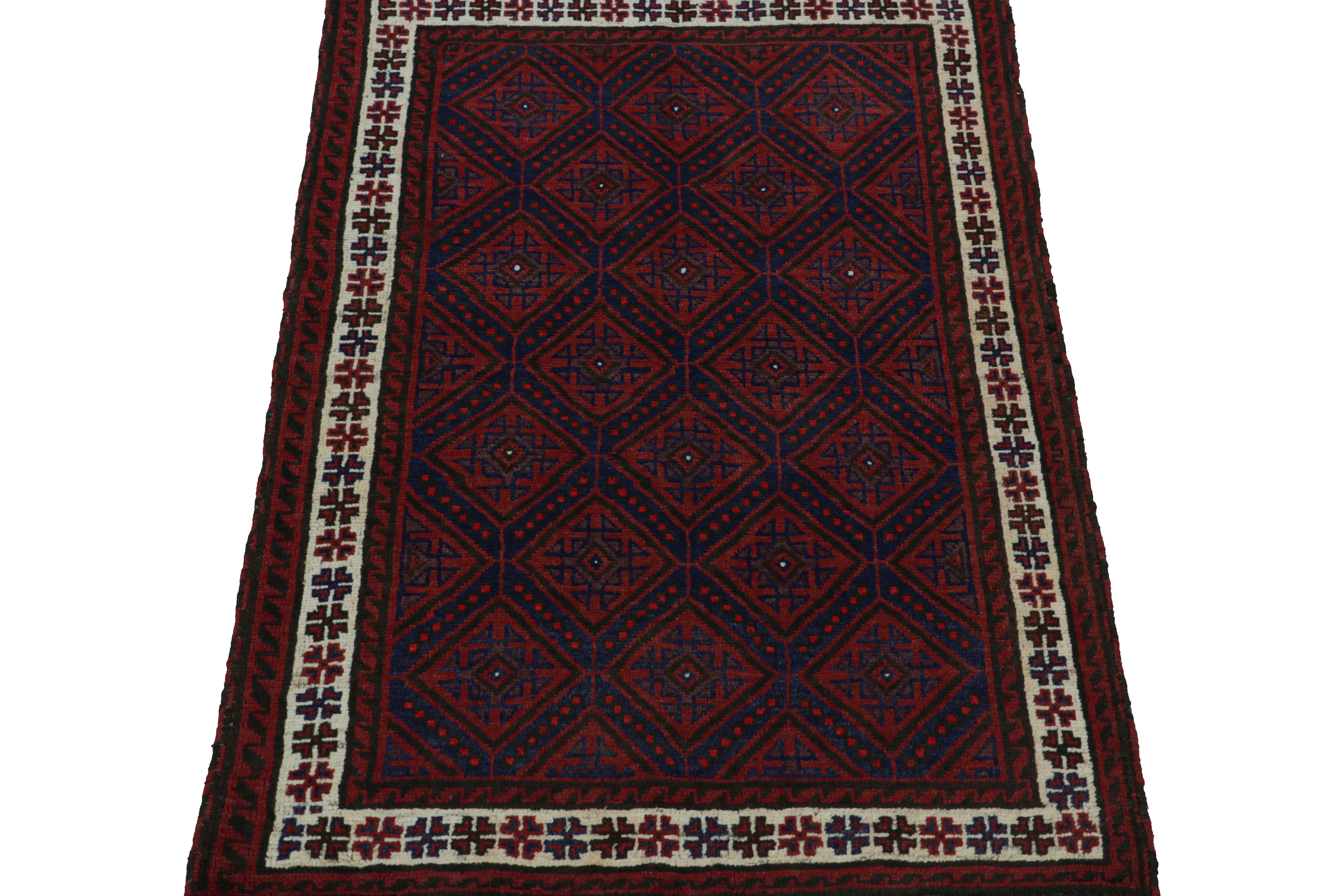 Vintage Baluch Stammeskunst-Teppich in Rot & Marineblau mit Muster von Rug & Kilim (Afghanisch) im Angebot