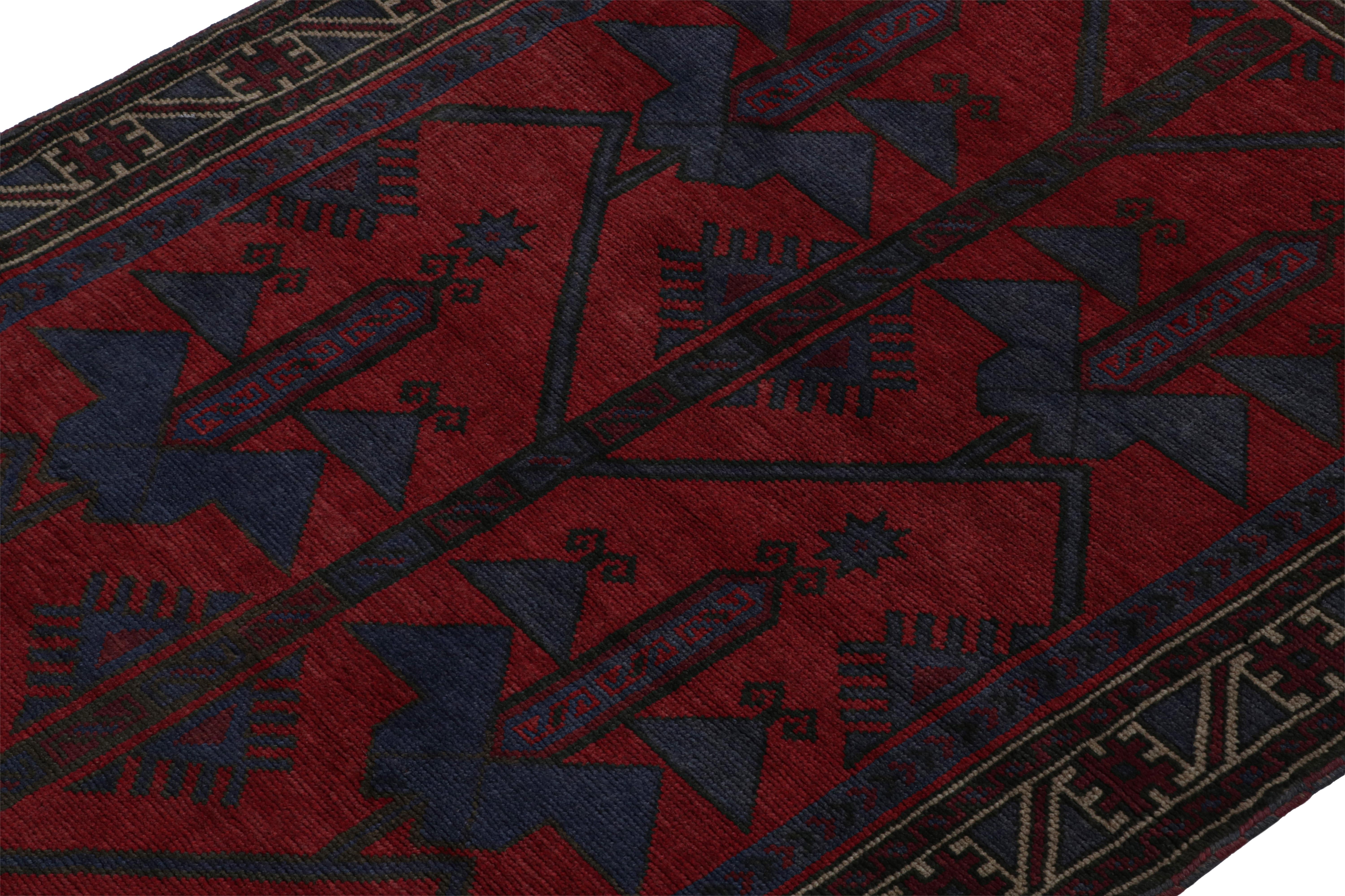 Vintage Baluch Stammes-Teppich in Rot & Marineblau-Muster von Rug & Kilim (Afghanisch) im Angebot