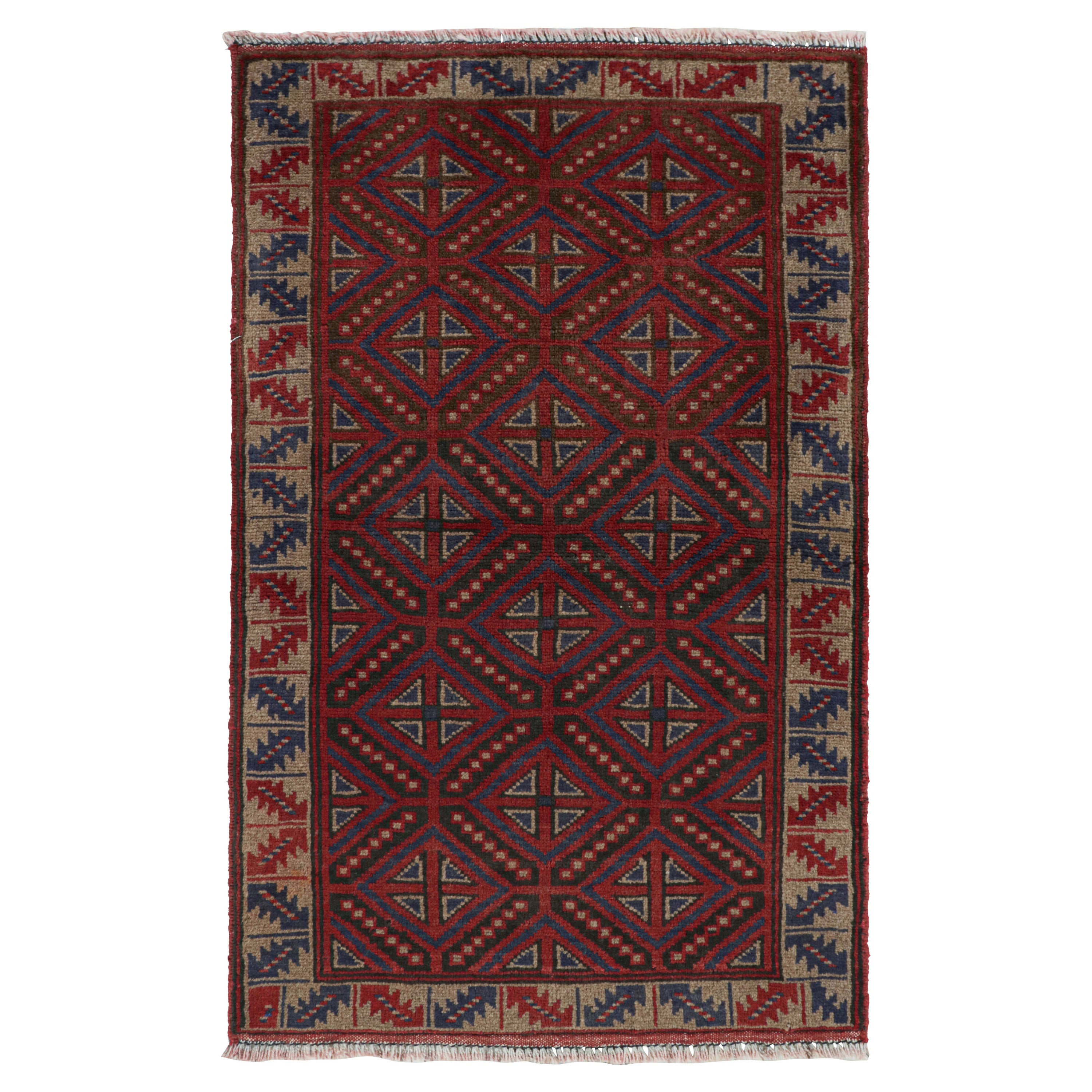 Tapis tribal Baluch vintage rouge à motifs géométriques, de Rug & Kilim