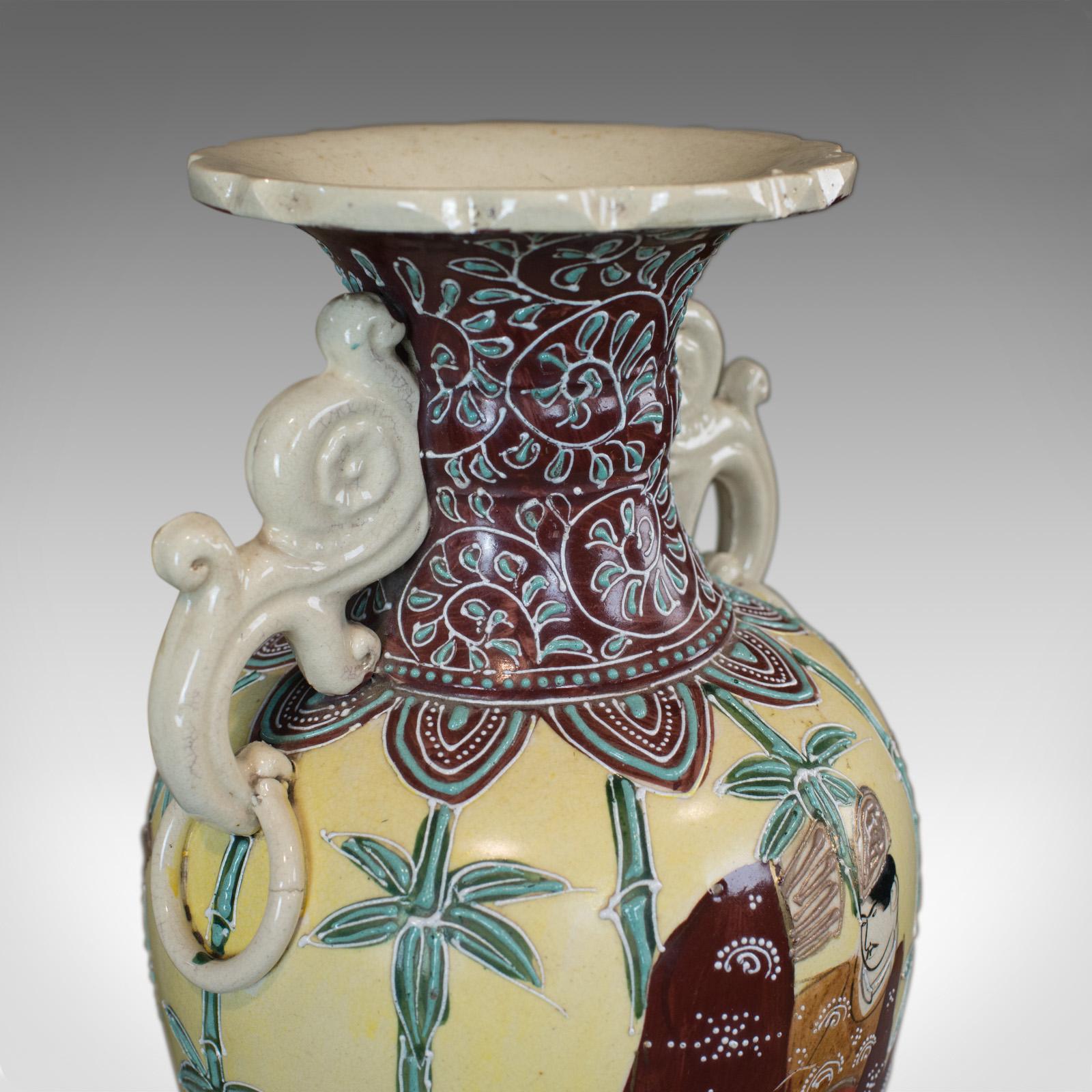 Vintage Baluster Vase, Decorative, Oriental, Ceramic, Urn, 20th Century In Good Condition For Sale In Hele, Devon, GB