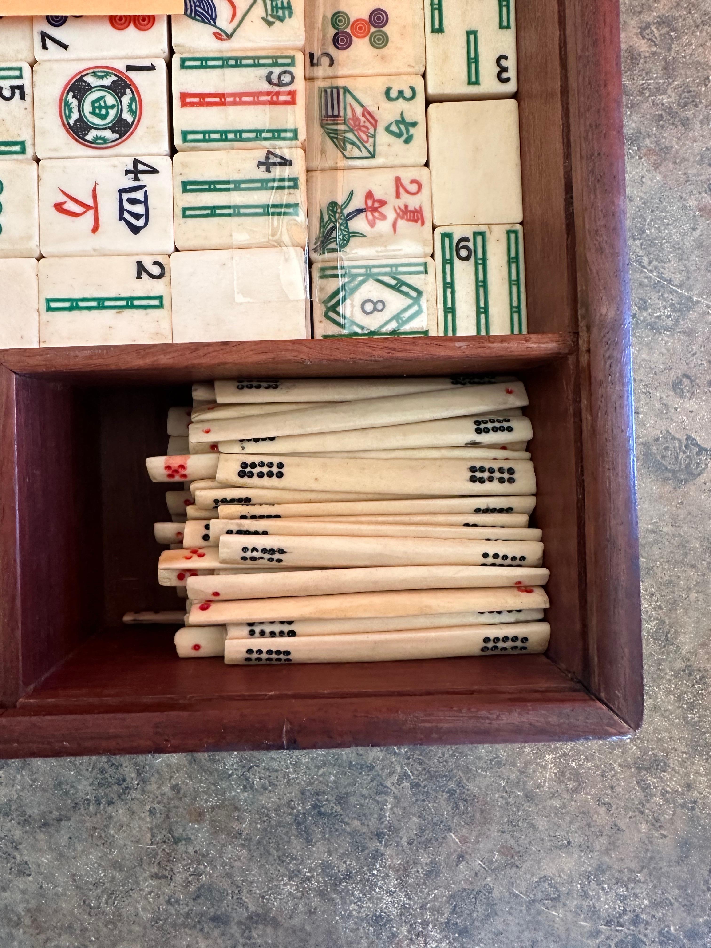 Vintage Bamboo and Bone Chinese Mah Jong Set with Betting Sticks in Wood Box In Good Condition In San Diego, CA