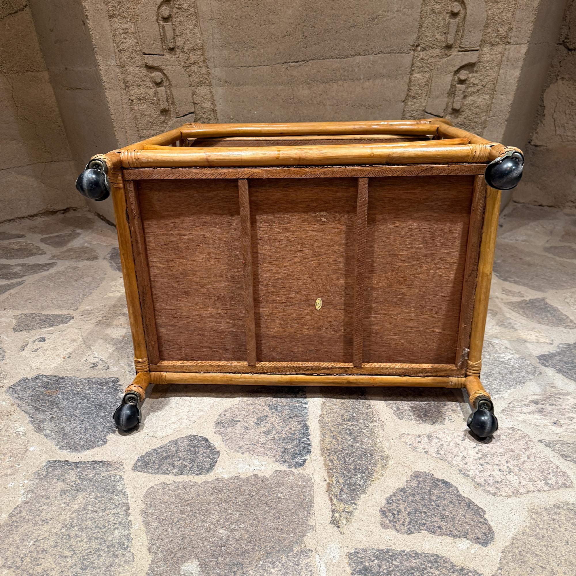 Vintage Bamboo and Rattan Bar Cart Serving Trolley en vente 3