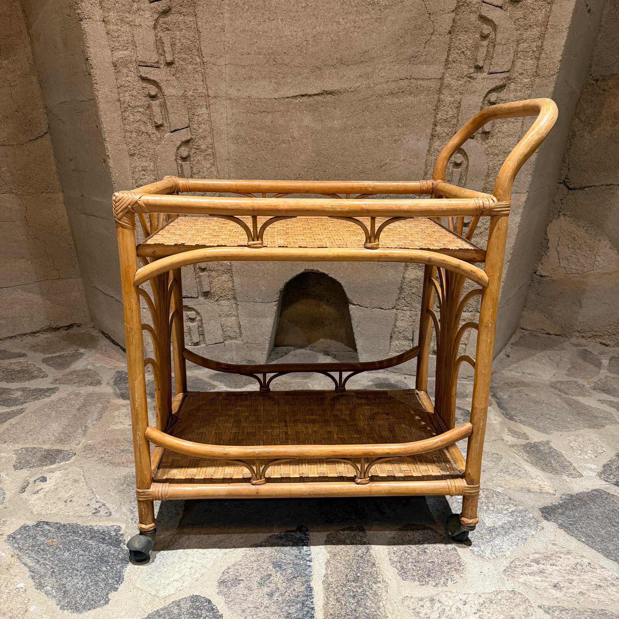 Rotin Vintage Bamboo and Rattan Bar Cart Serving Trolley en vente