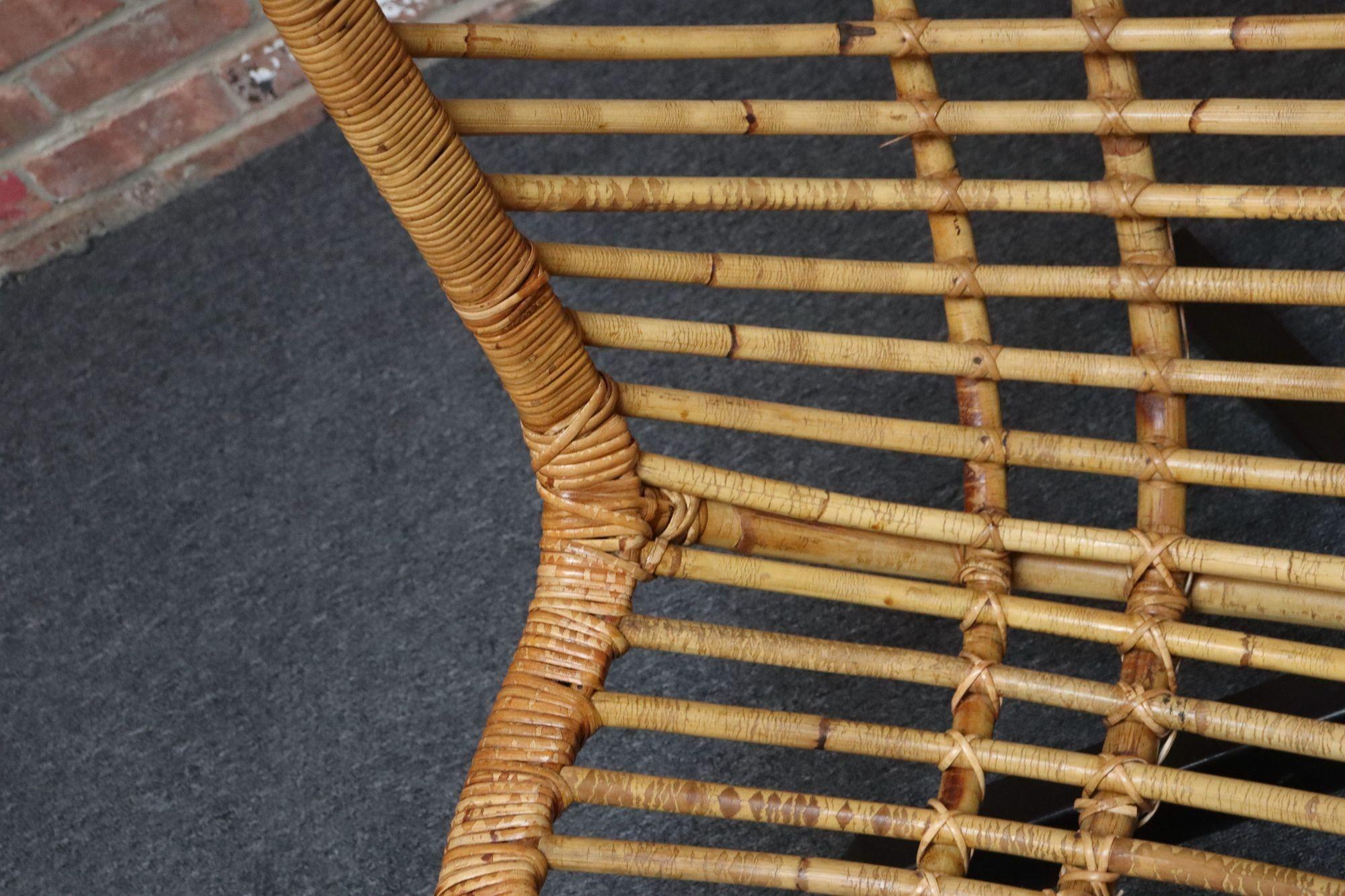 Sedia pappagallo appesa in bambù e rattan vintage con telaio a sbalzo in acciaio in vendita 6