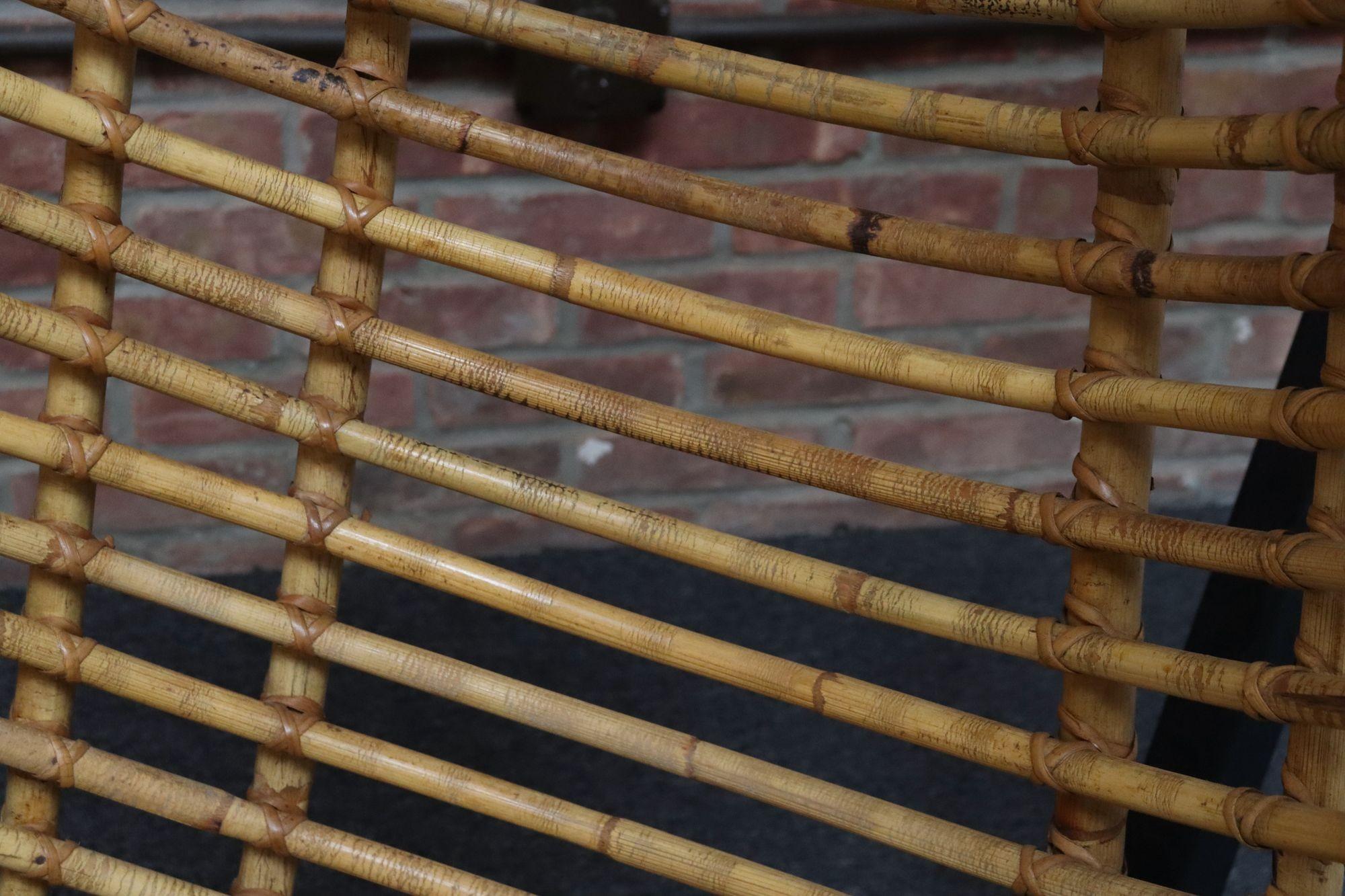 Sedia pappagallo appesa in bambù e rattan vintage con telaio a sbalzo in acciaio in vendita 7